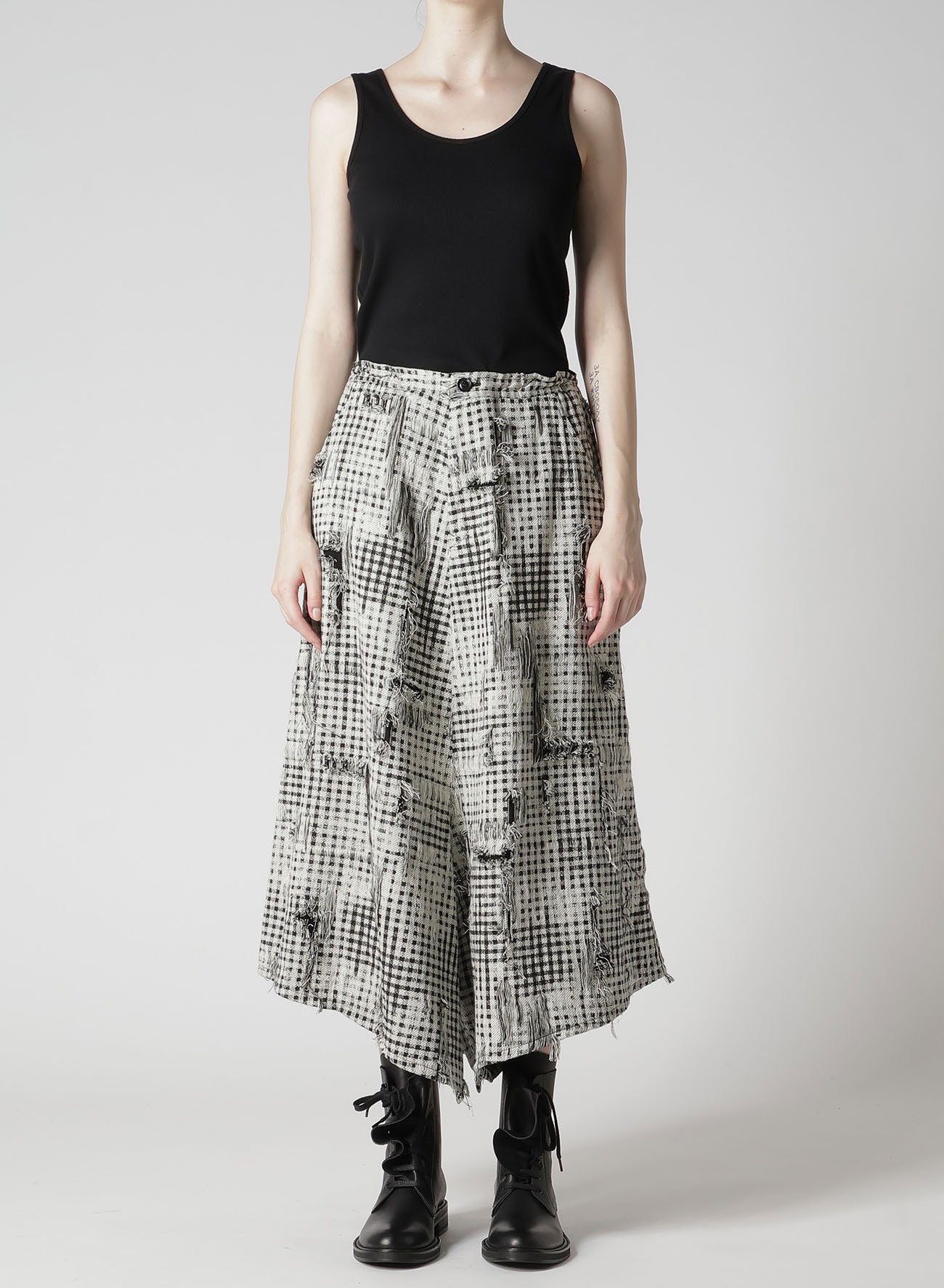 DAMAGED GINGHAM JACQUARD SKIRT-LIKE PANTS