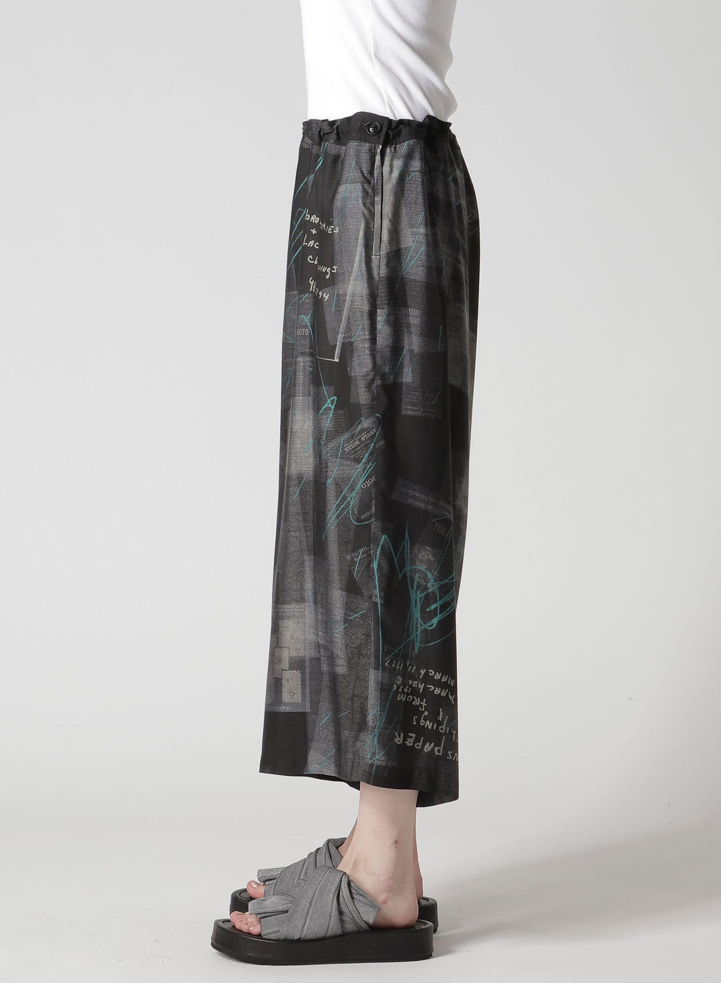 CUPRO DUNGAREE TWILL NEWSPAPER PRINT PANTS