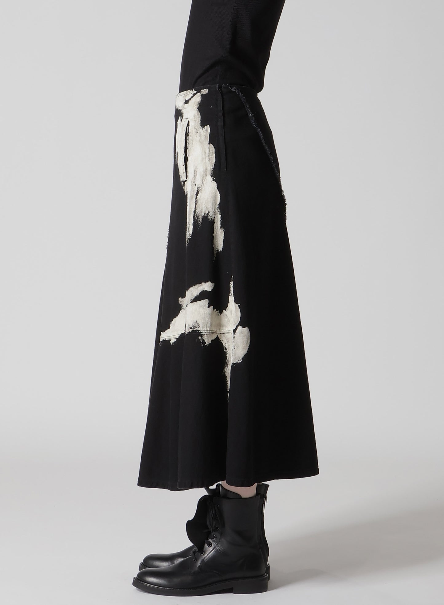 8OZ DENIM BRUSH BLEACH LONG SKIRT