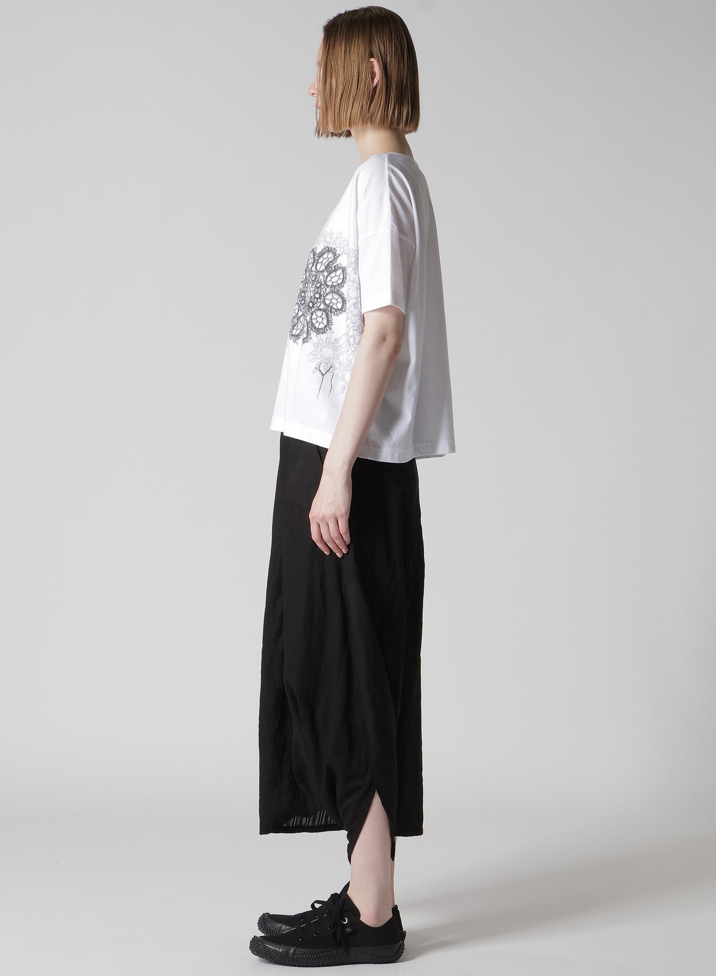 COTTON JERSEY LACE PRINT SHORT SLEEVE CROPED TEE