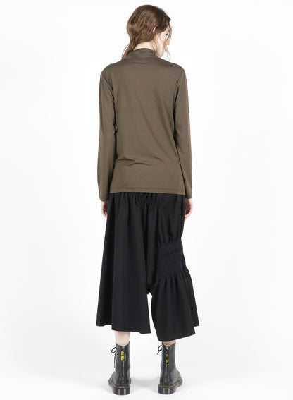 SMOCKING JQ GATHERED COLLAR PULLOVER