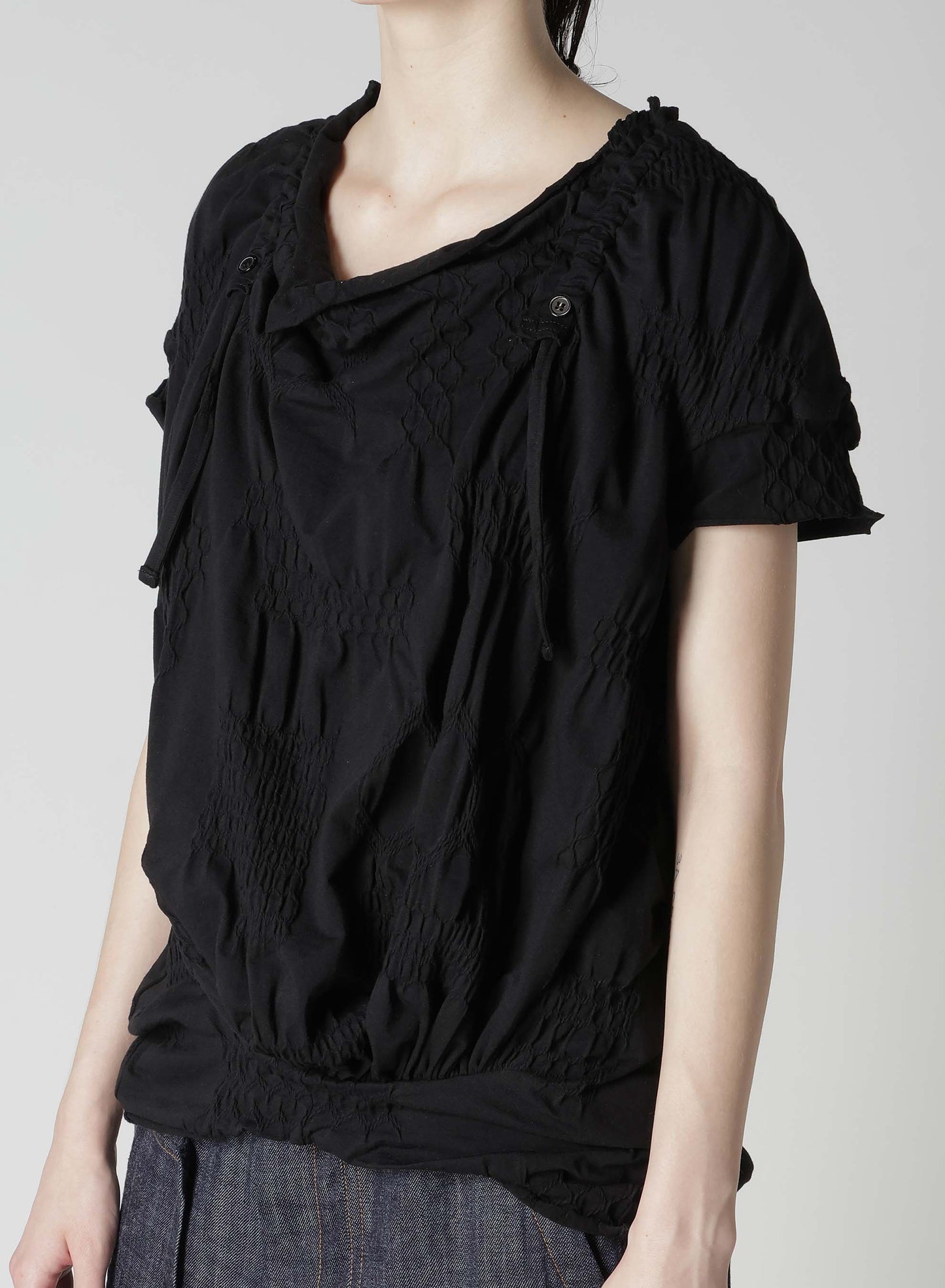 SMOCKING JQ GATHERED COLLAR PULLOVER