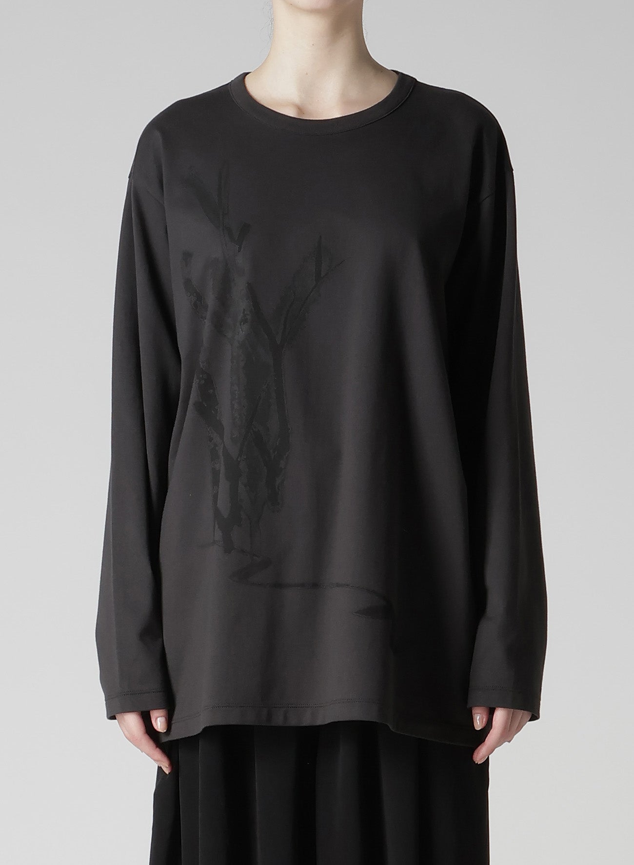 "Y" PIGMENT-PRINT LONG-SLEEVE TEE