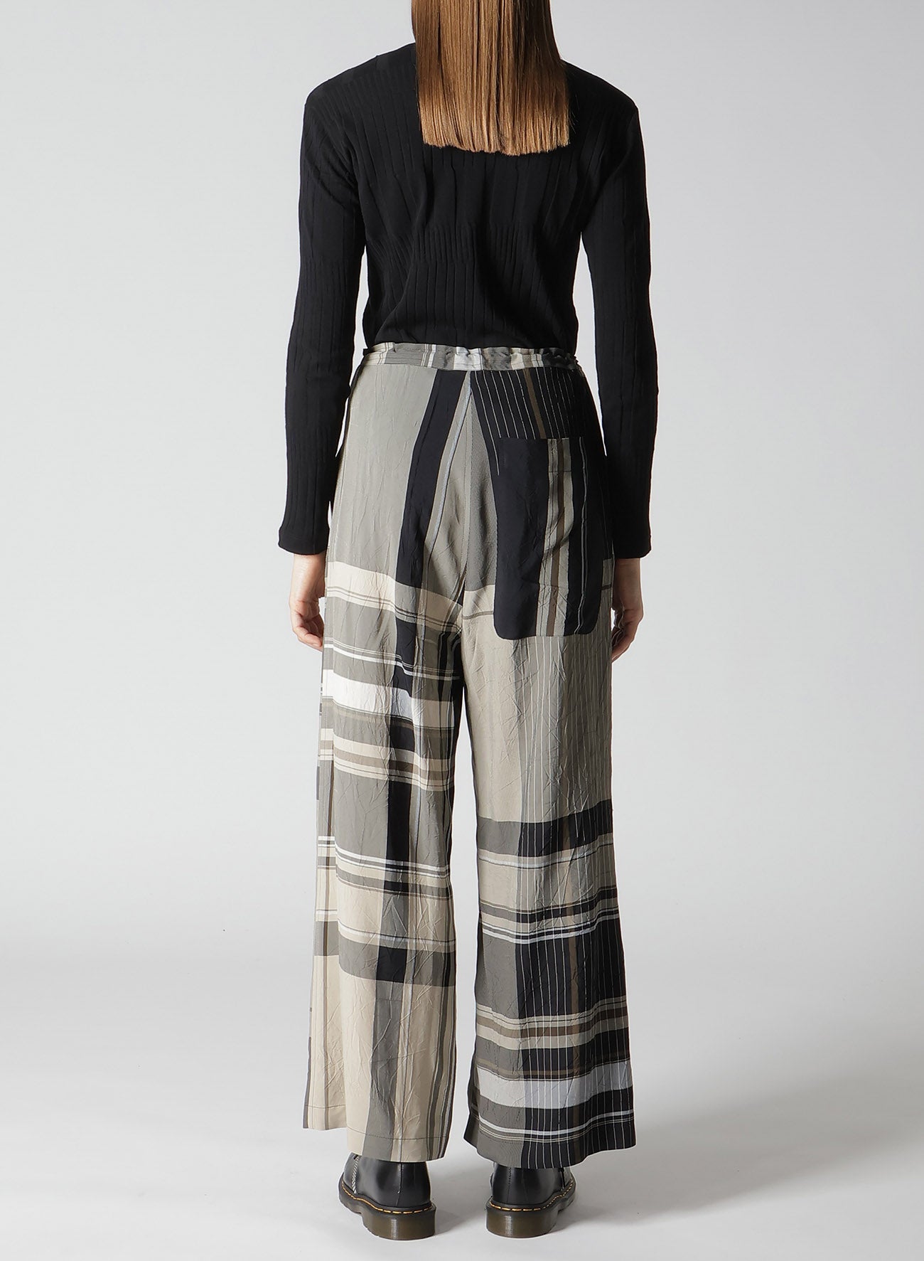 RAYON WRINKLED PLAID PANTS