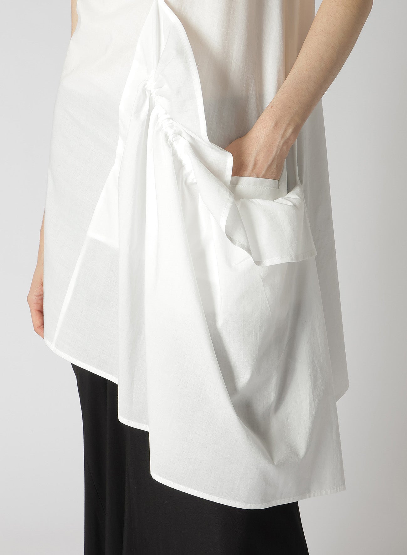 COTTON LAWN GATHERED BLOUSE