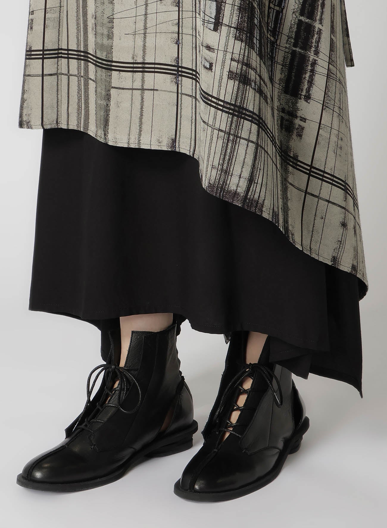 HAND DRAWING PLAID PRINT LACE UP DRESS