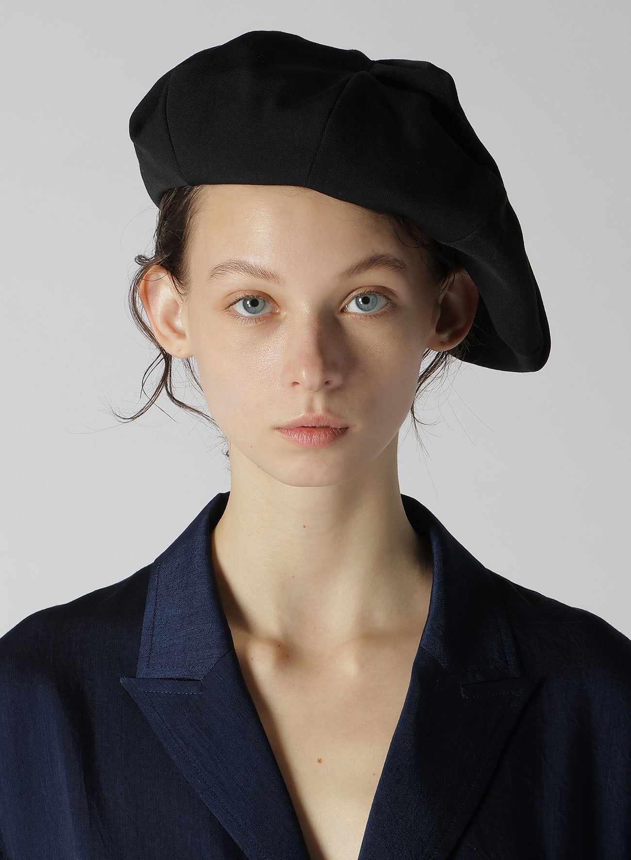 WOOL GABARDINE CROSS BERET