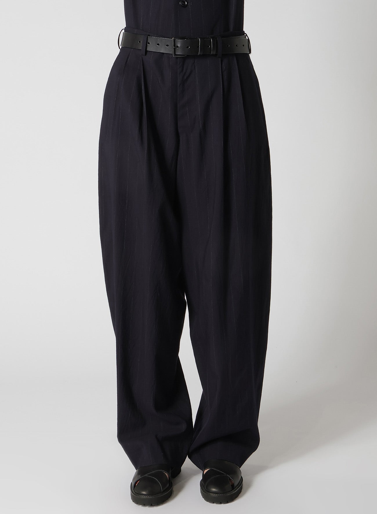 W/RY LIGHT STRIPE DOUBLE TUCKED WIDE PANTS