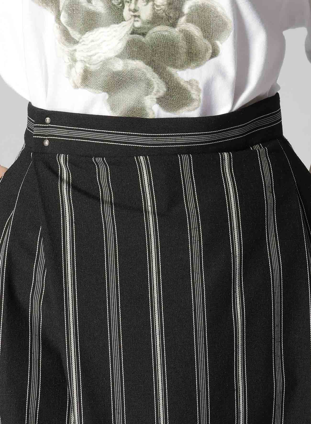 HARD TWISTED STRIPE PLEATED PANTS