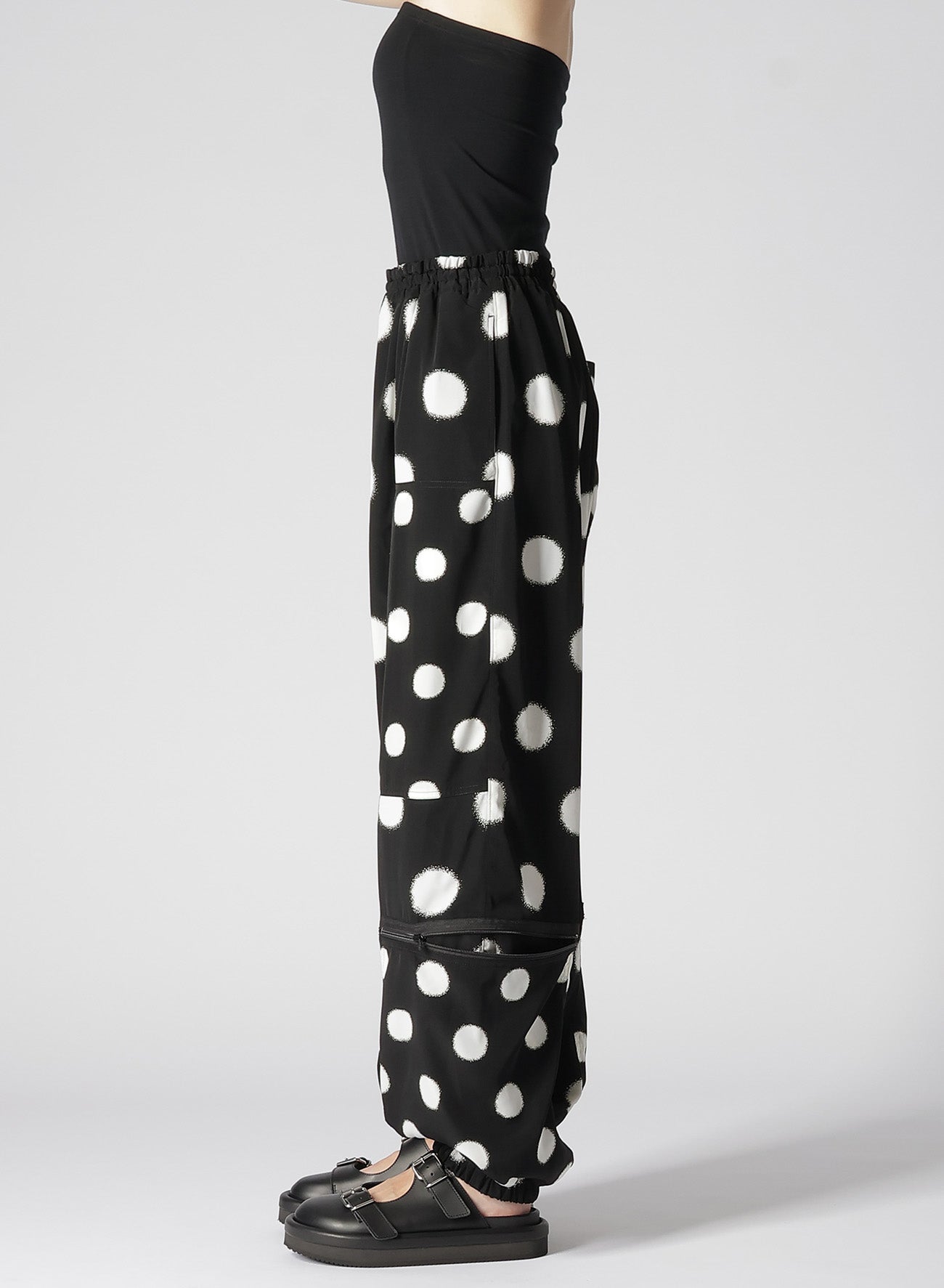 LARGE POLKA DOT CRAPE DE CHINE ZIPPER POCKET PANTS