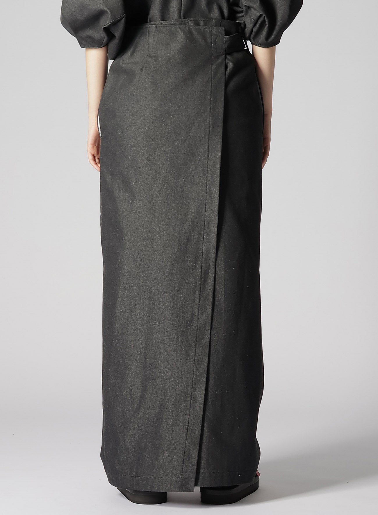 HARD TWISTED COTTON TWILL WRAP SKIRT