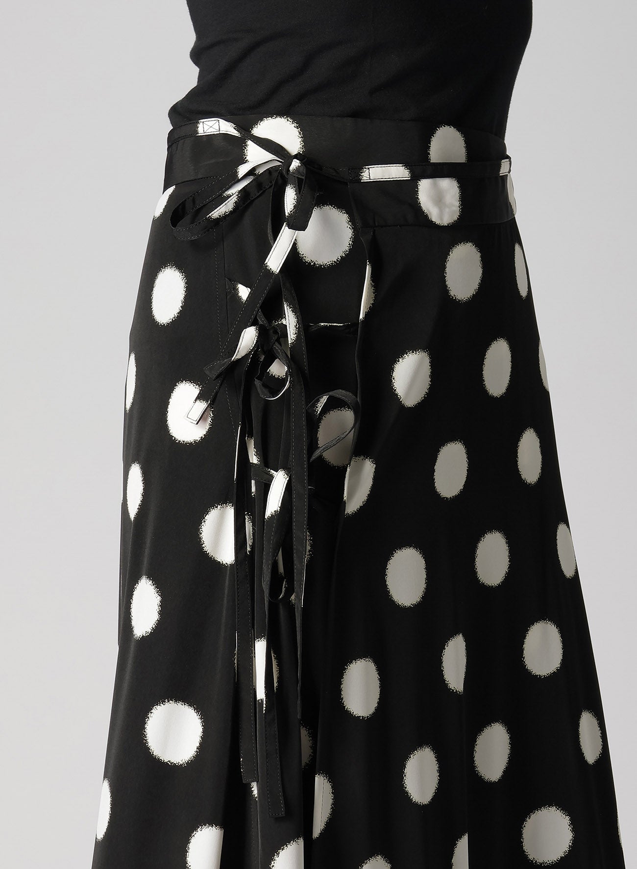 SMALL POLKA DOT CRAPE DE CHINE TEARED SKIRT