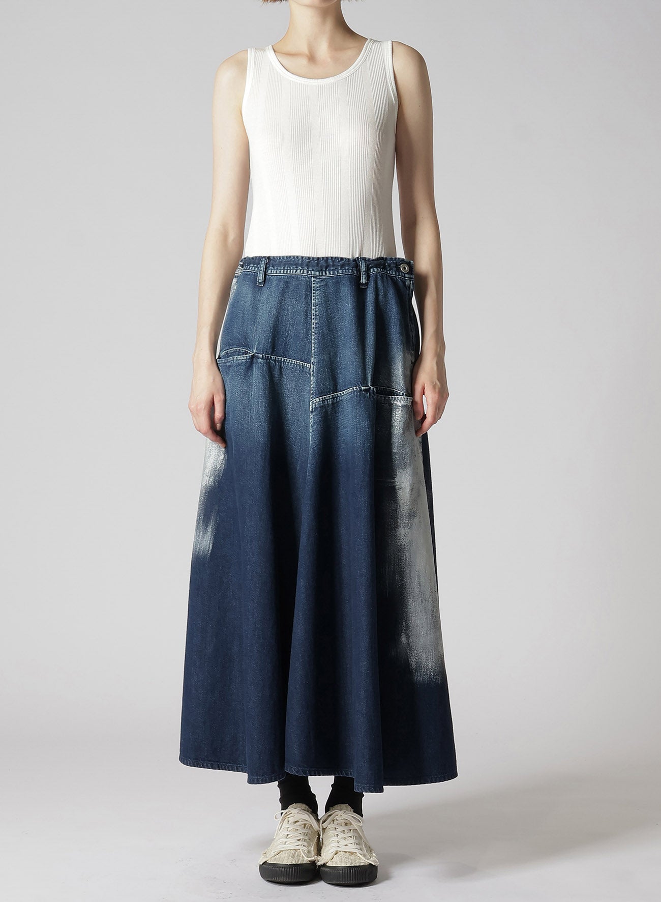 GUSSET FLARE DENIM SKIRT