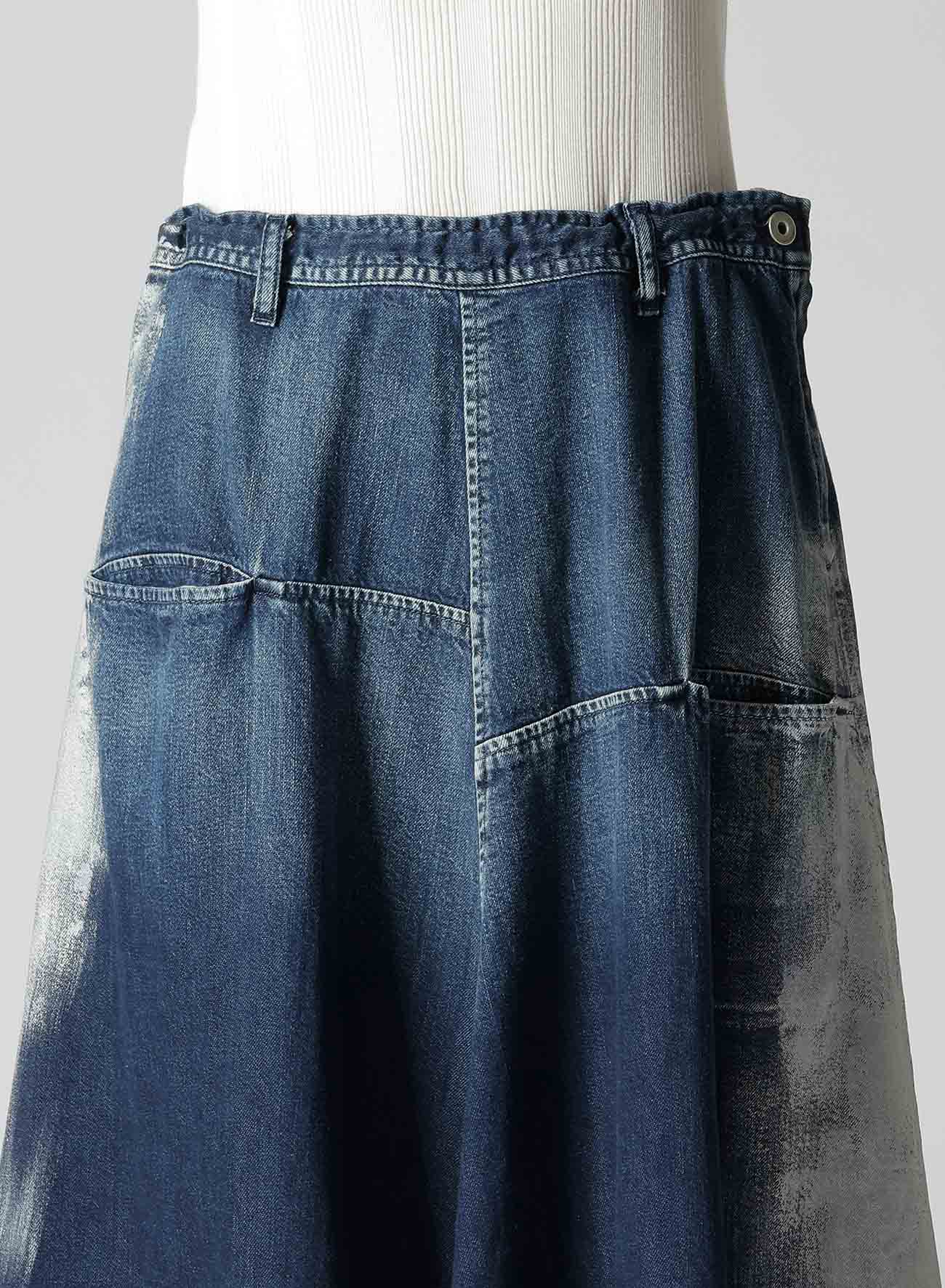 GUSSET FLARE DENIM SKIRT