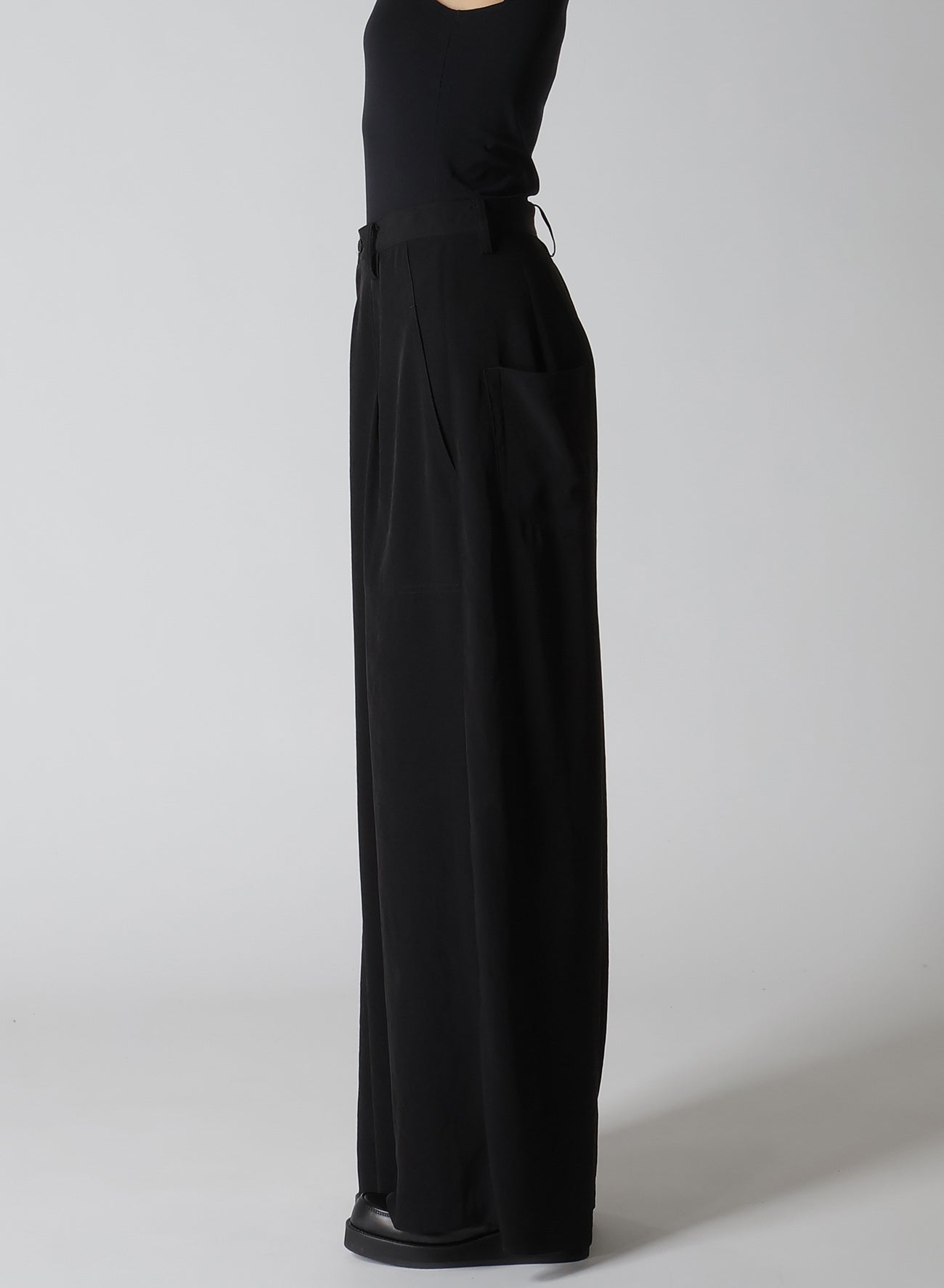 【12/13 12:00(JST) Release】CREPE de CHINE DOUBE TUCKED WIDE PANTS