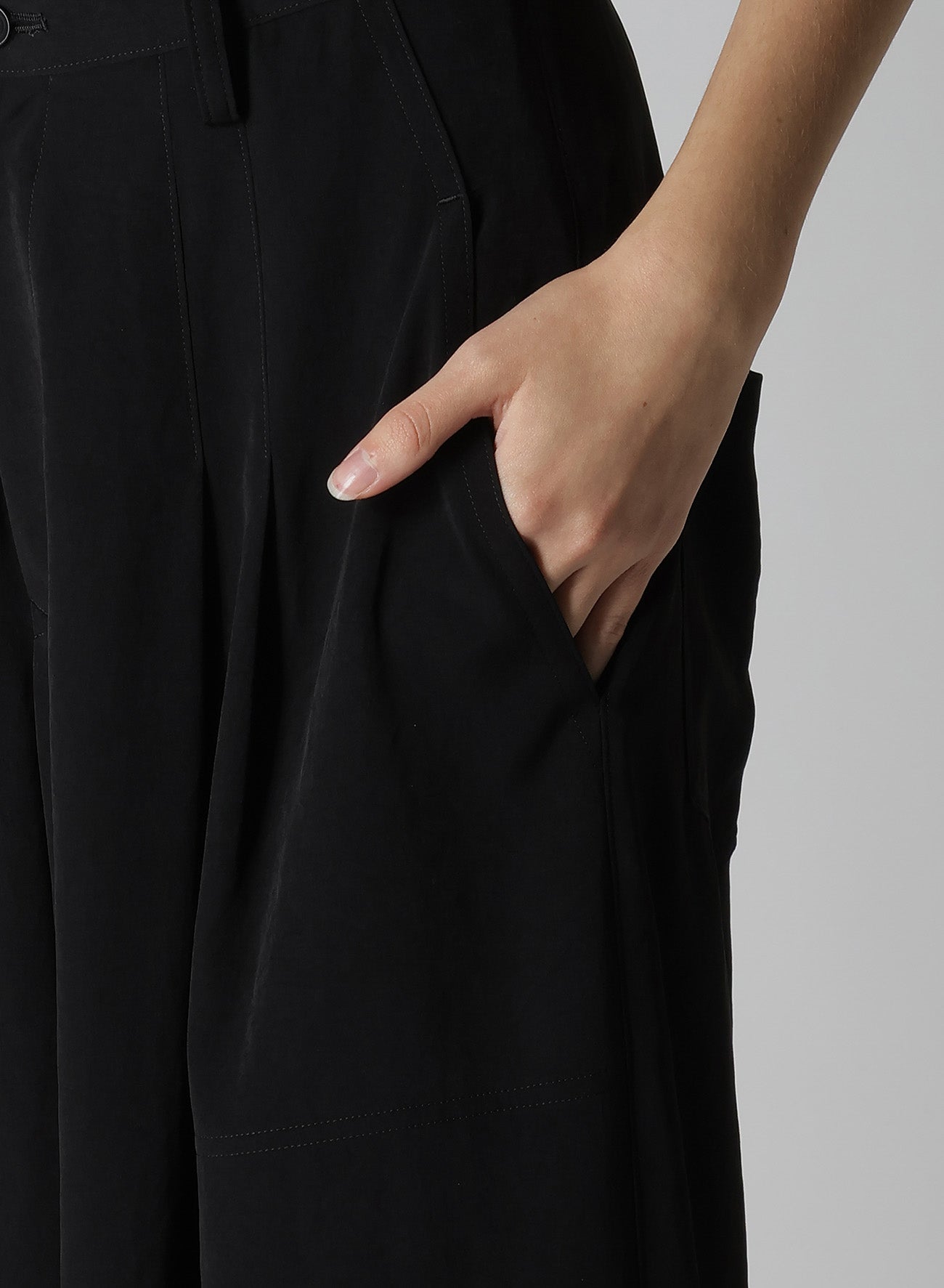 【12/13 12:00(JST) Release】CREPE de CHINE DOUBE TUCKED WIDE PANTS