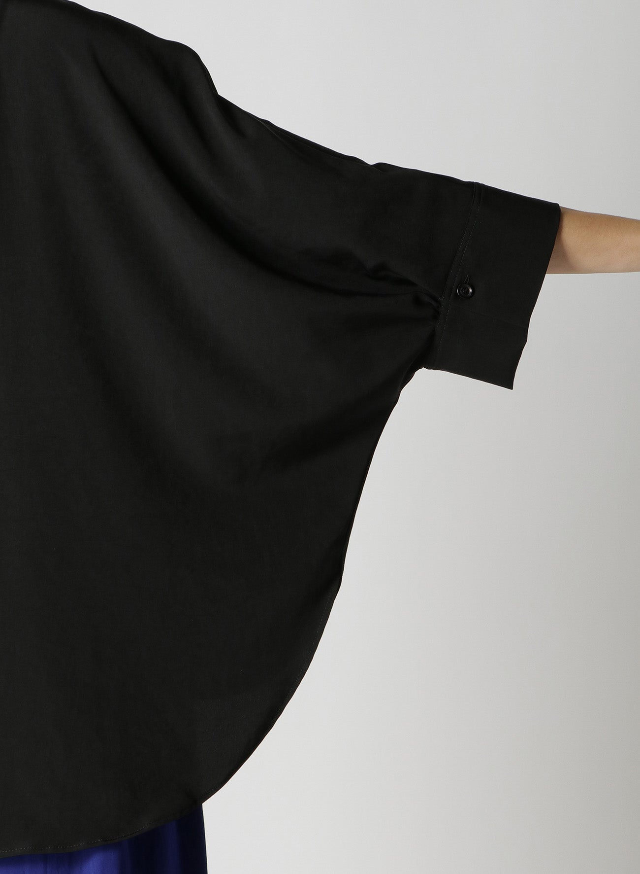 SHORT SLEEVE CAPE-SHIRT