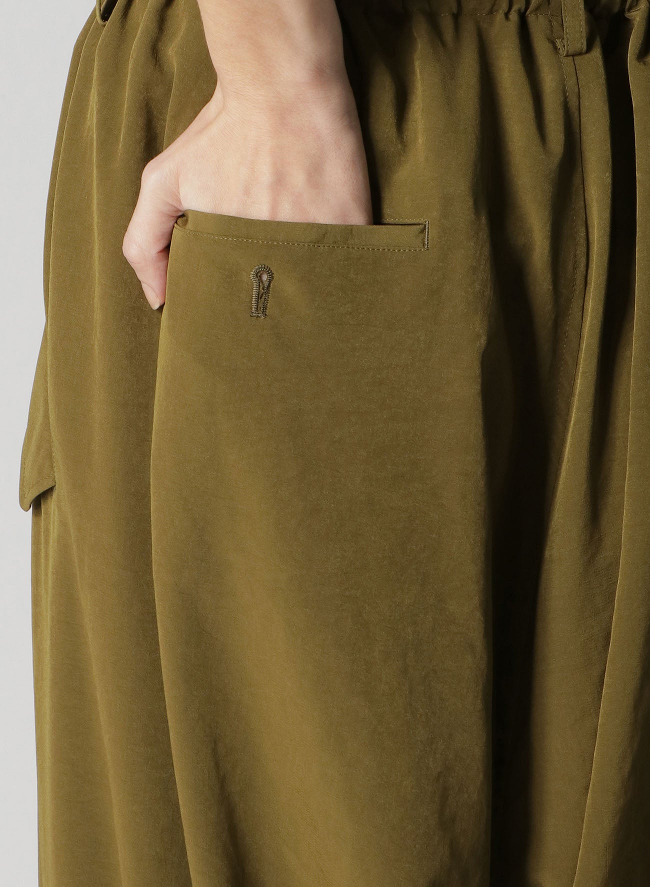 GATHERED HEM-BELTED PANTS