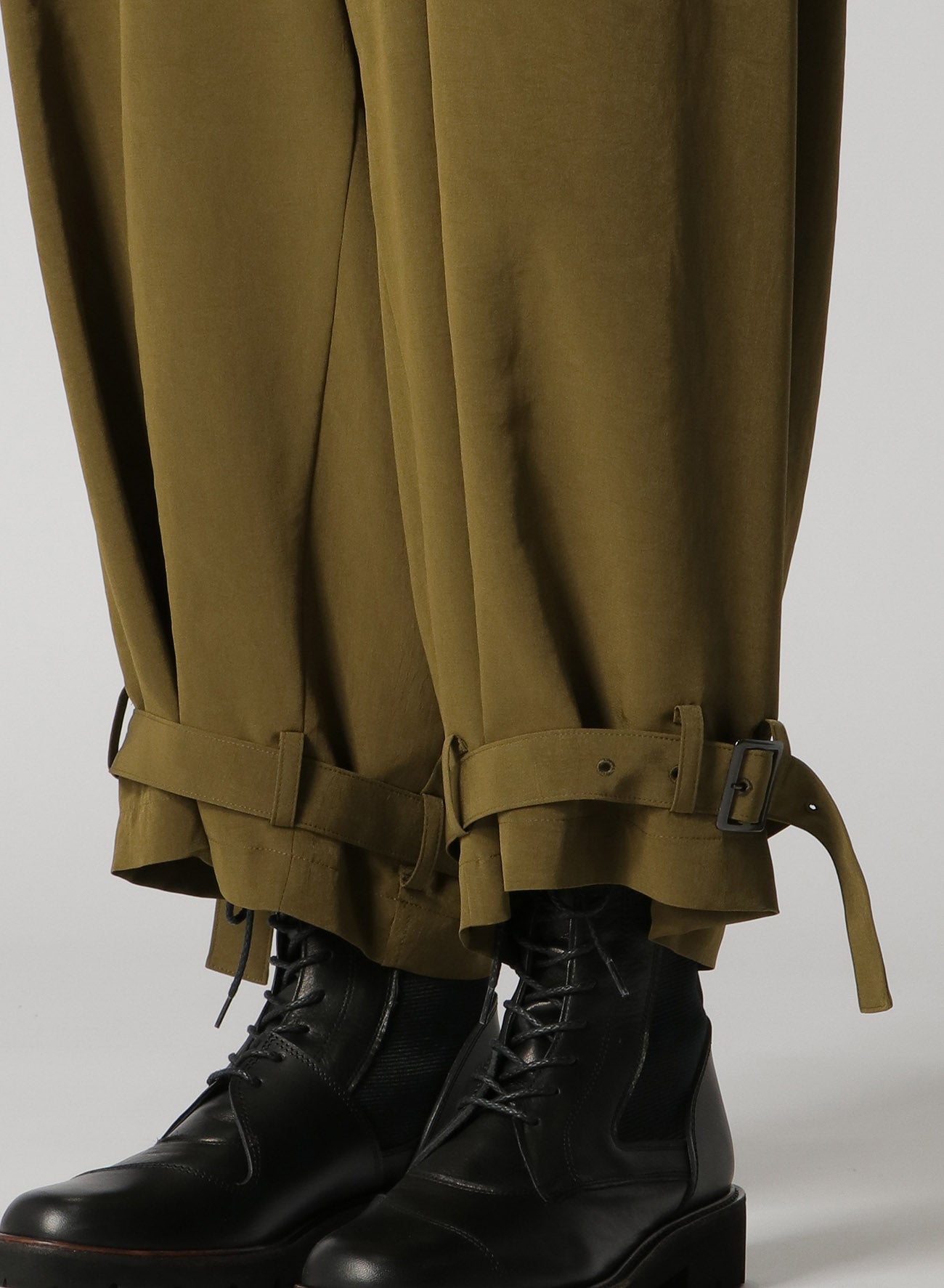 GATHERED HEM-BELTED PANTS