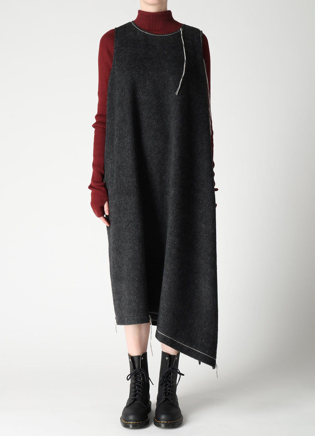LIGHT SHAGGY BIG STITCH SLEEVELESS DRESS