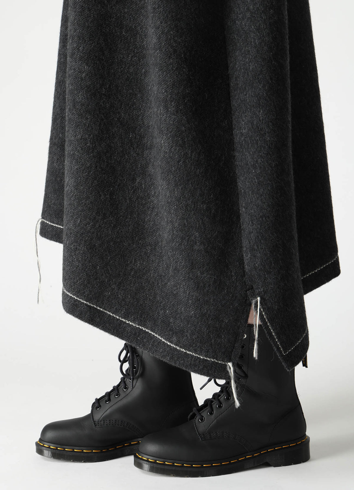 LIGHT SHAGGY BIG STITCH SLEEVELESS DRESS