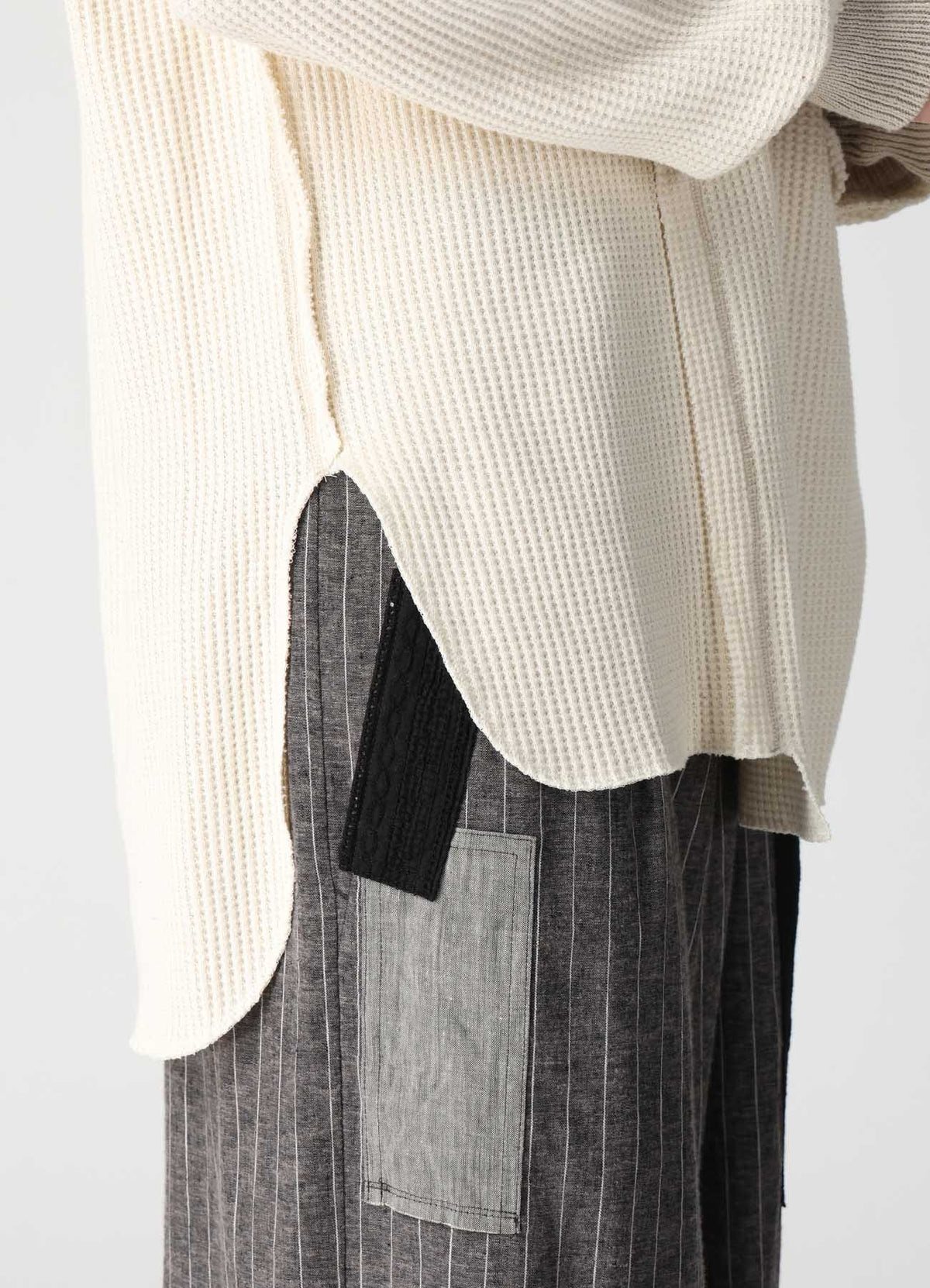 WAFFLE HENLEY NECK PULLOVER