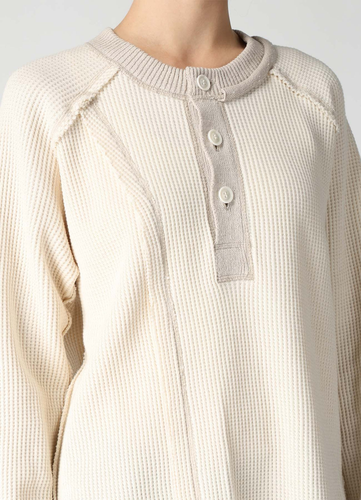 WAFFLE HENLEY NECK PULLOVER