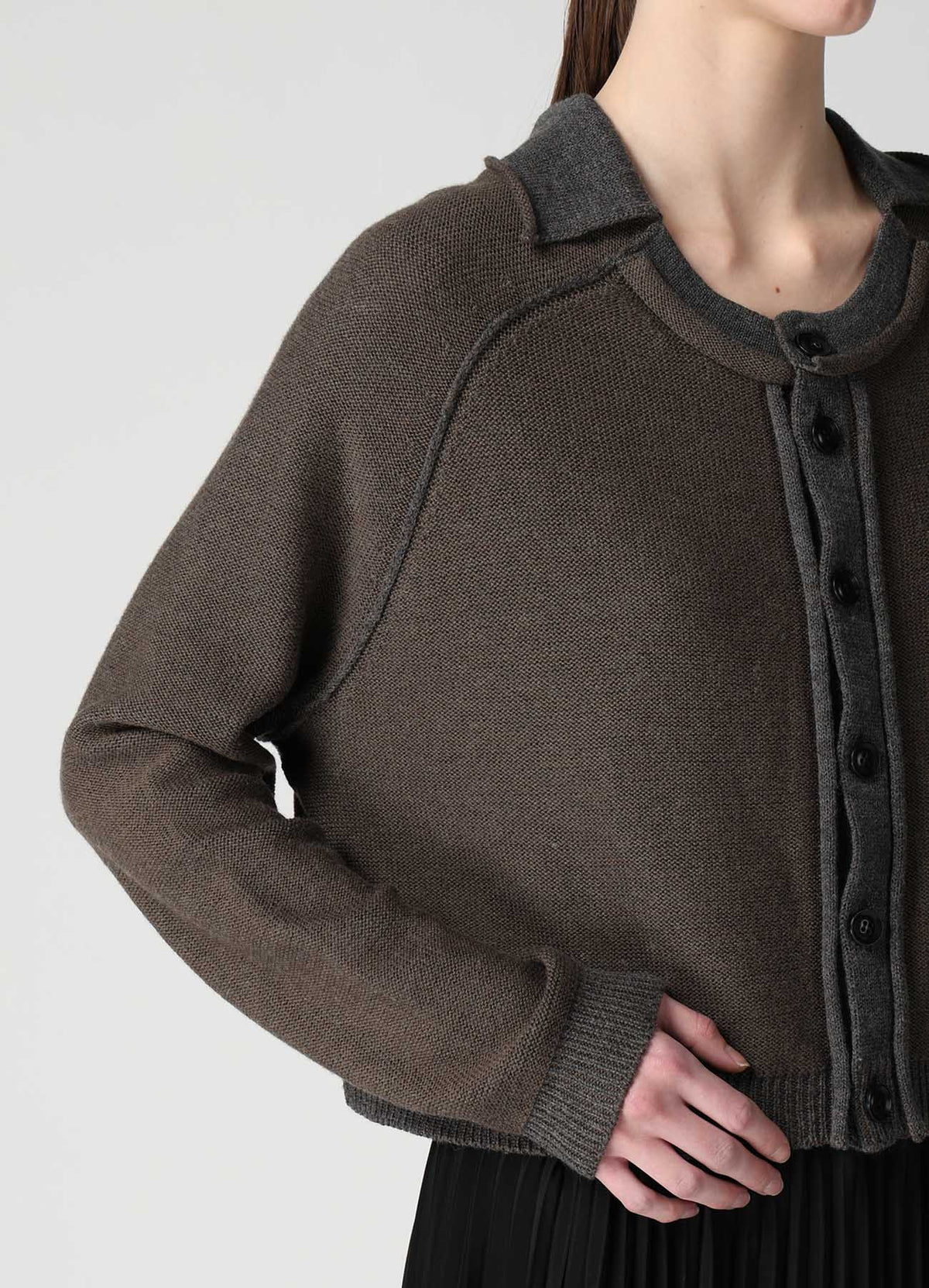 JERSEY PLATING ROUND NECK CARDIGAN