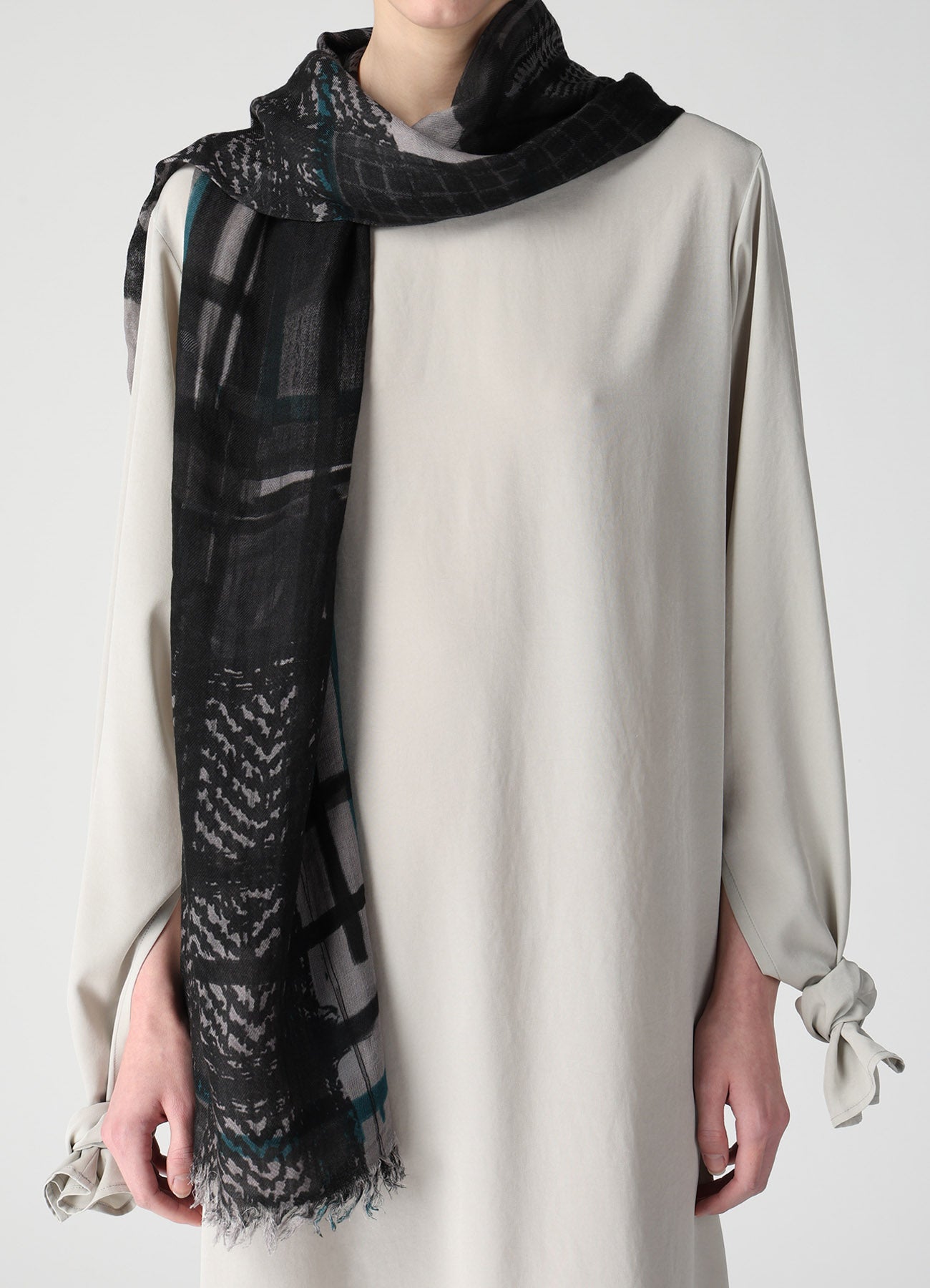 RAYON CASHMERE PRINT SCARF