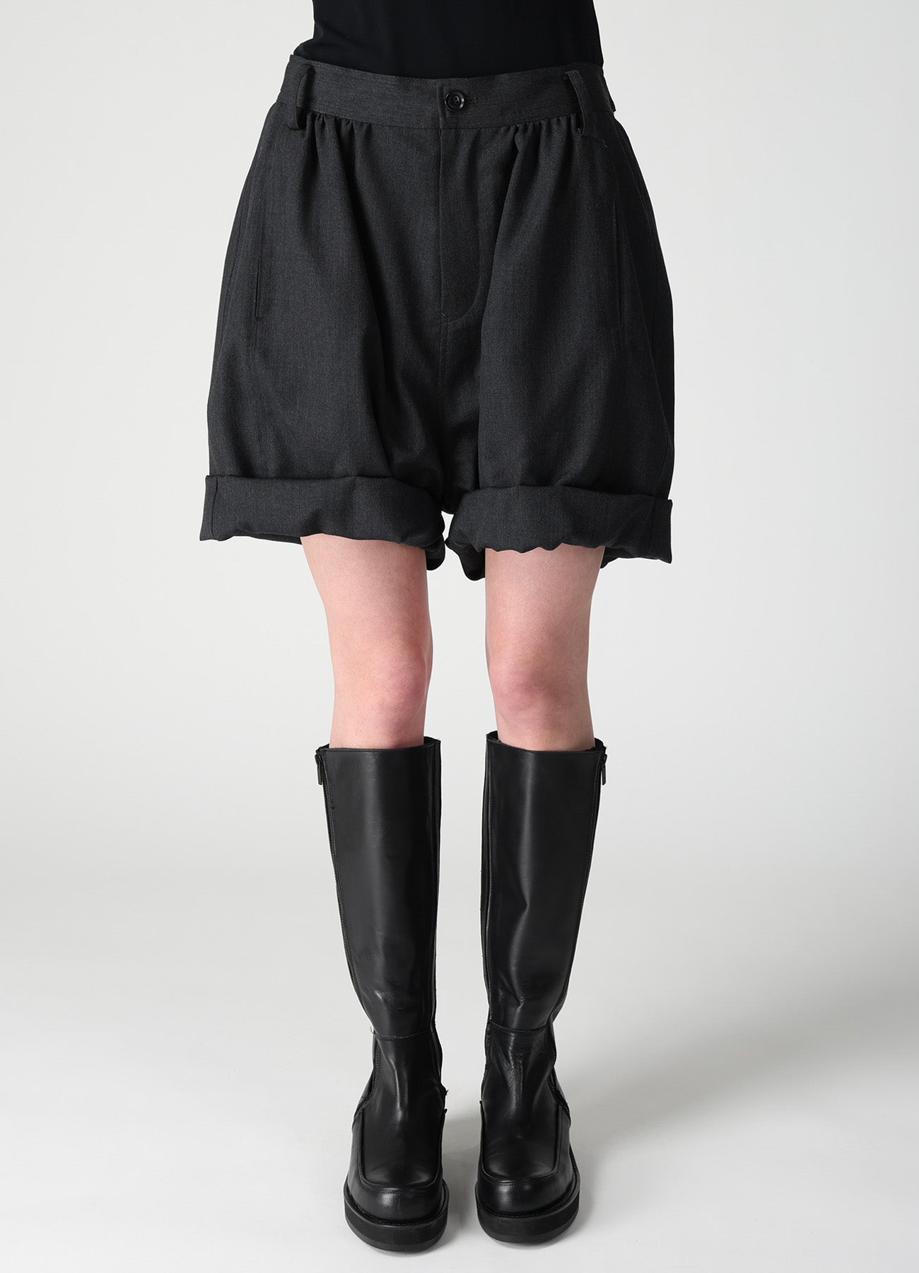 WOOL GABARDINE BALLOON SHORT PANTS