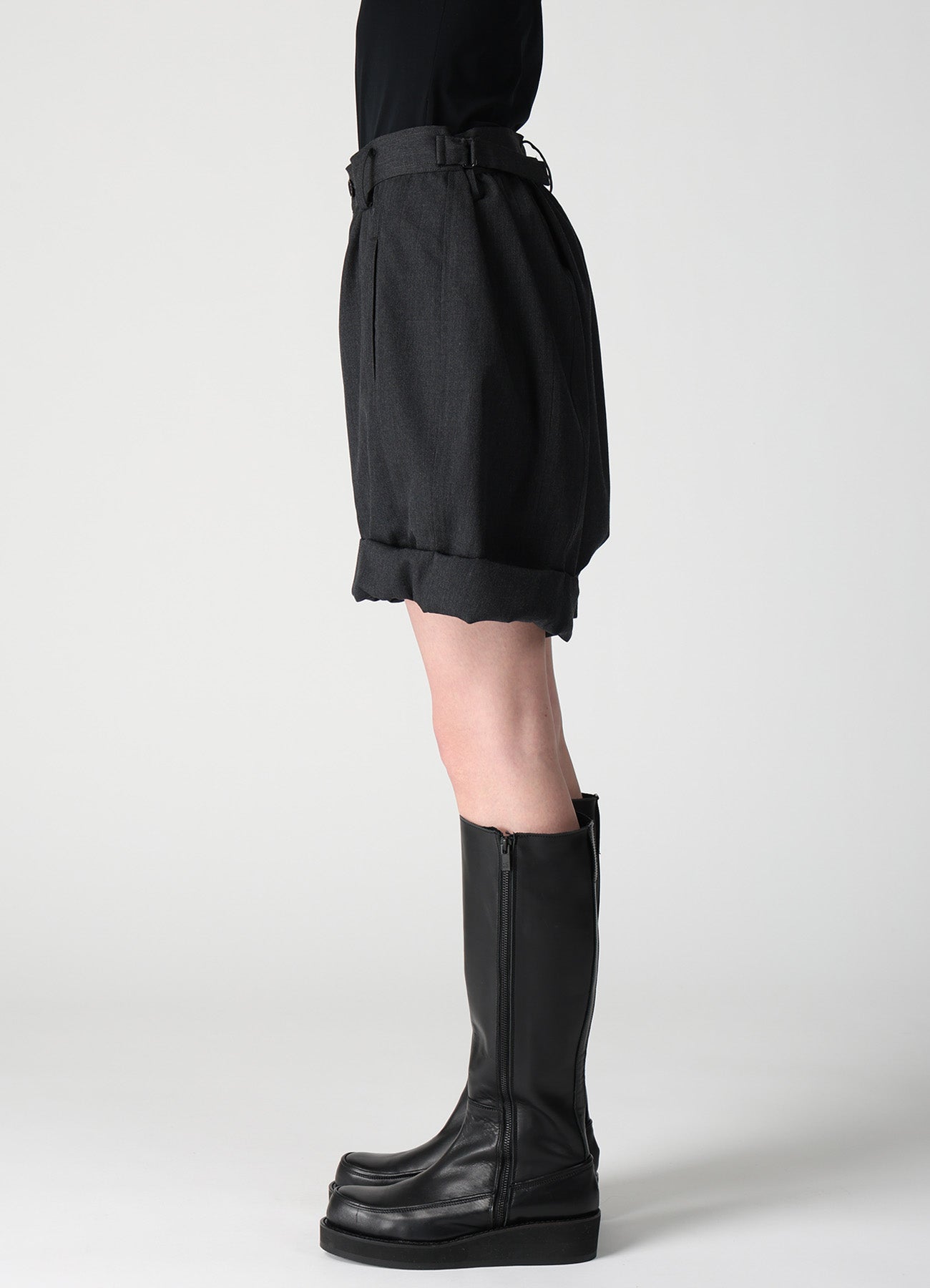 WOOL GABARDINE BALLOON SHORT PANTS