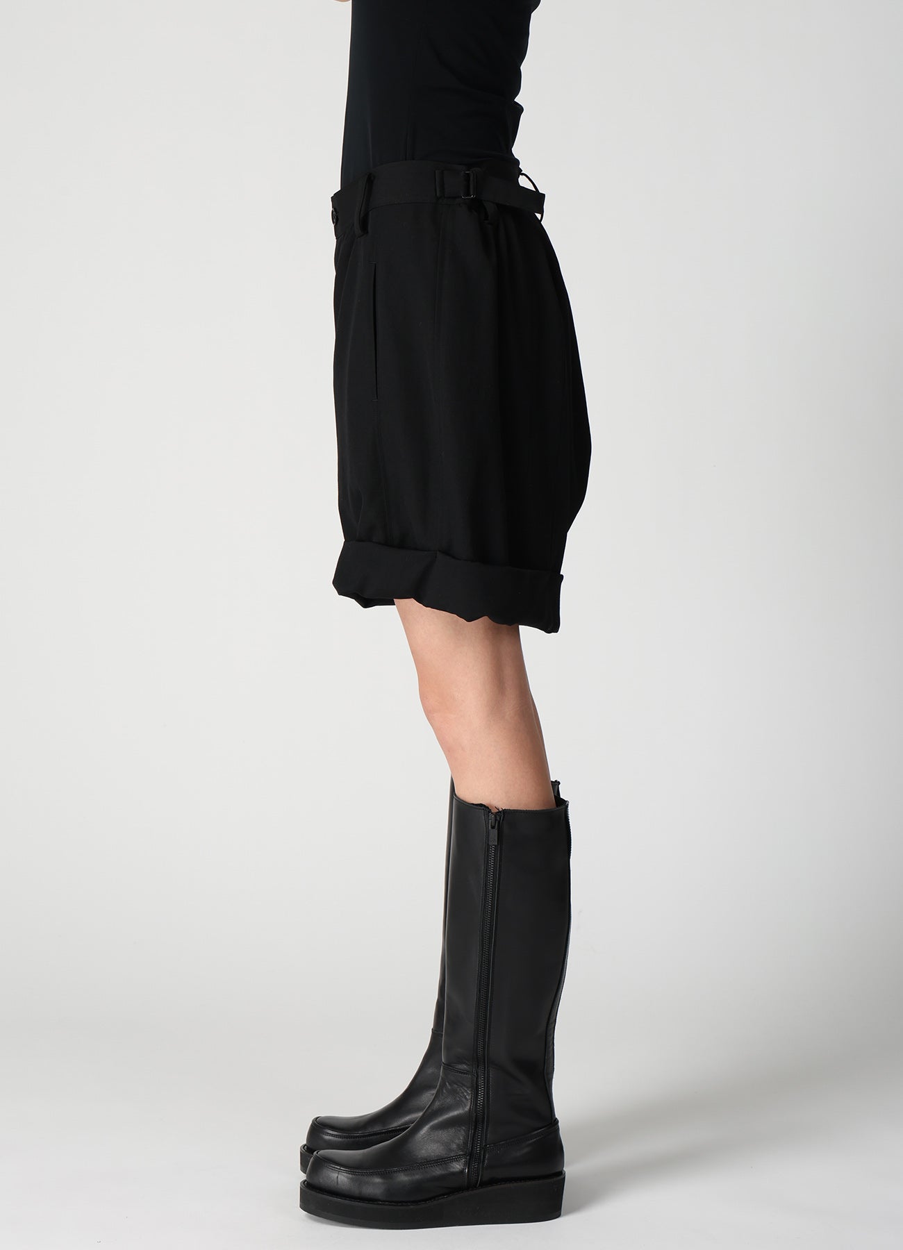 WOOL GABARDINE BALLOON SHORT PANTS