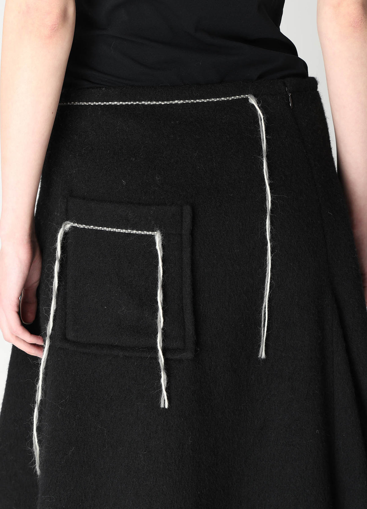 LIGHT SHAGGY BIG STITCH FLARE SKIRT