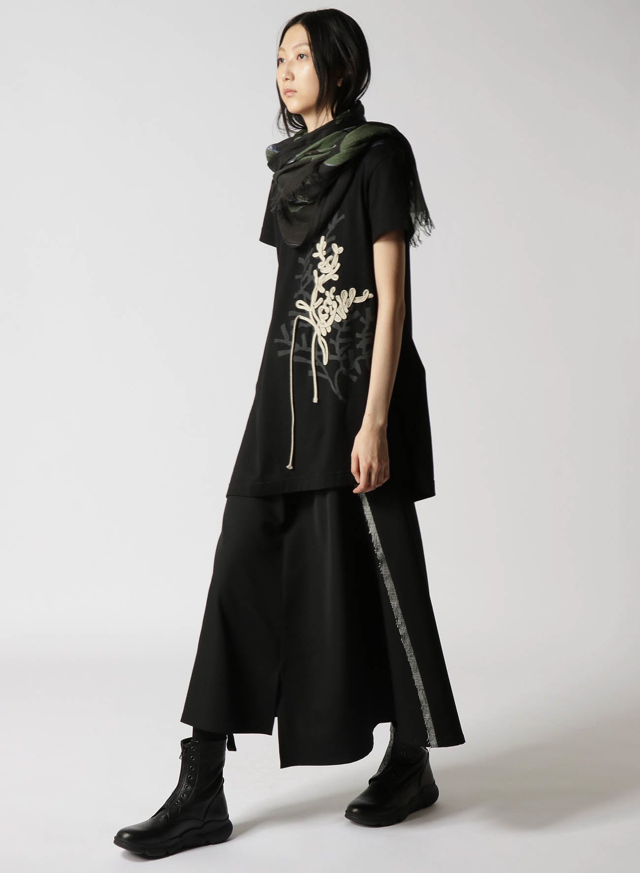 RIB PANEL SHORT HIGH NECK T-SHIRT