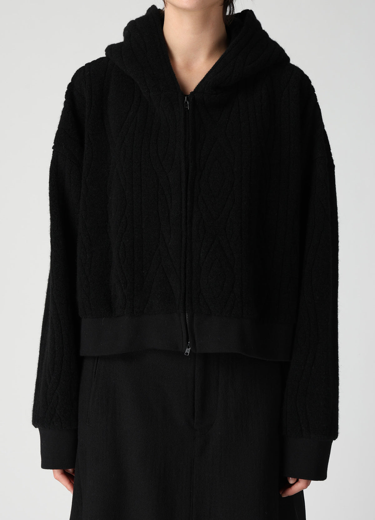 CABLE PILE JACQUARD CROPPED HOODIE