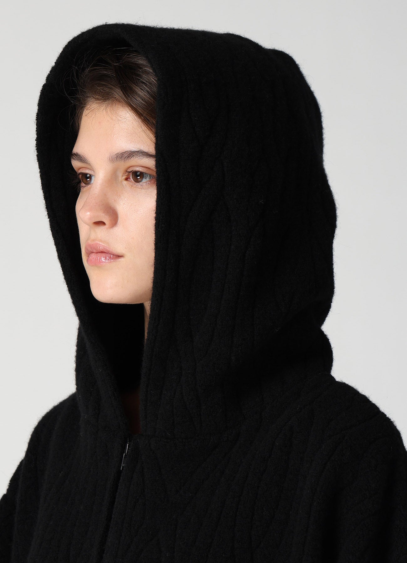 Y's yohji yamamoto レース編みニットジレ 2枚重ね ブラック CABLE PILE JACQUARD CROPPED HOODIE – THE SHOP YOHJI YAMAMOTO