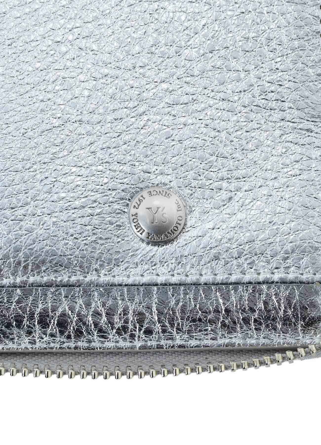SEMI MATTE LEATHER RANDOM STITCH TRI-FOLD WALLET