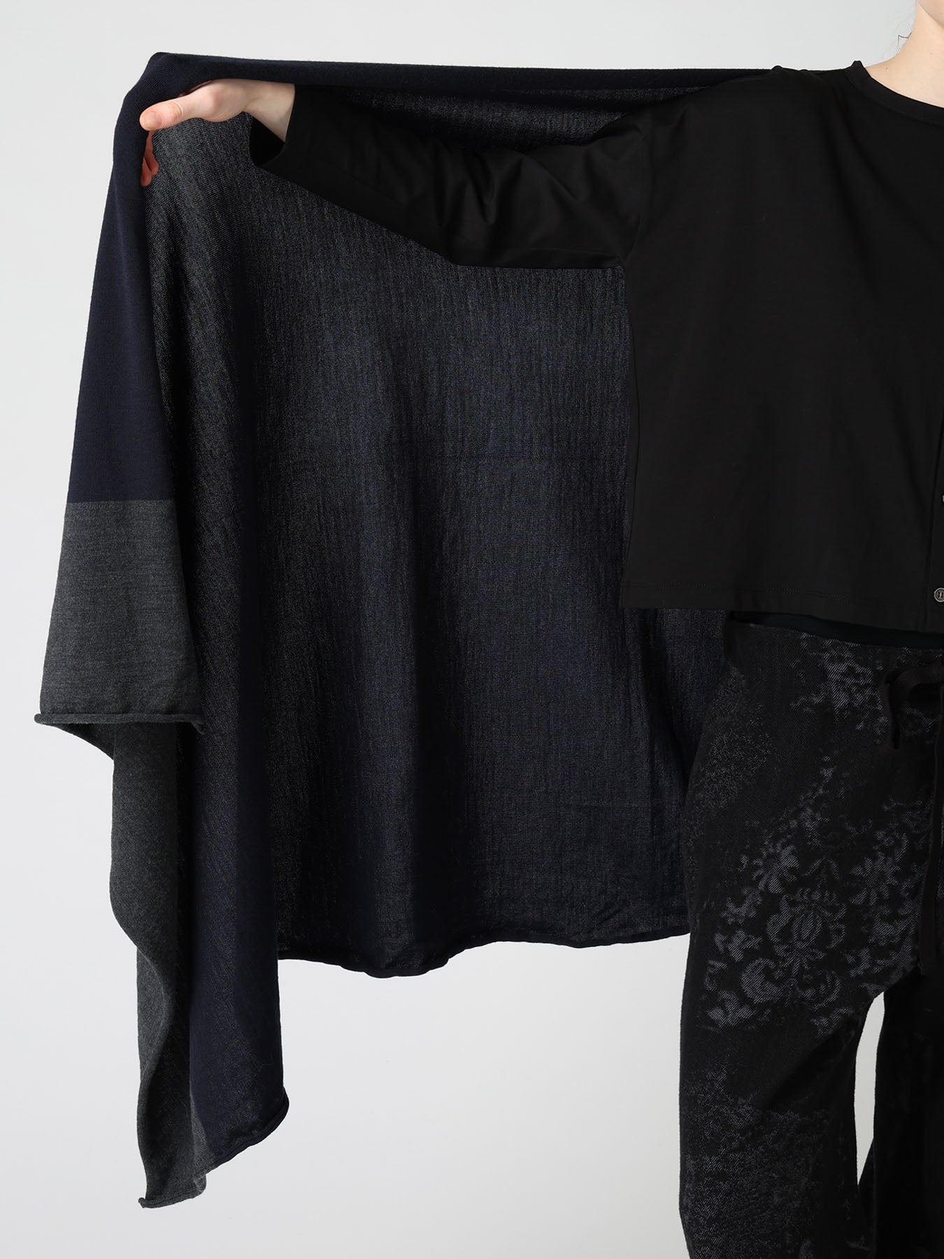 WOOL JERSEY ONE SLEEVE STOLE