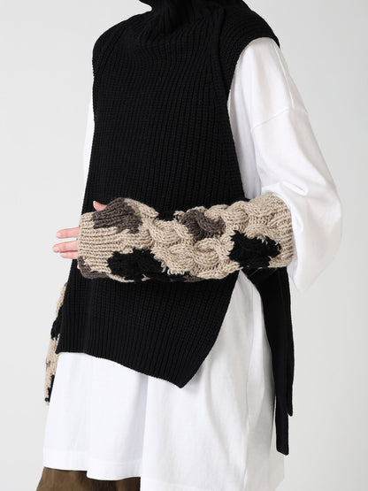 ANIMAL PATTERN HAND-KNIT ARM WARMER