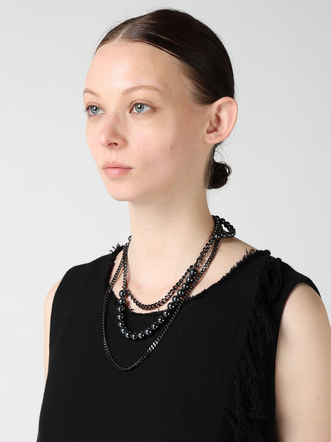 PEARL AND CHAIN NECKLACE