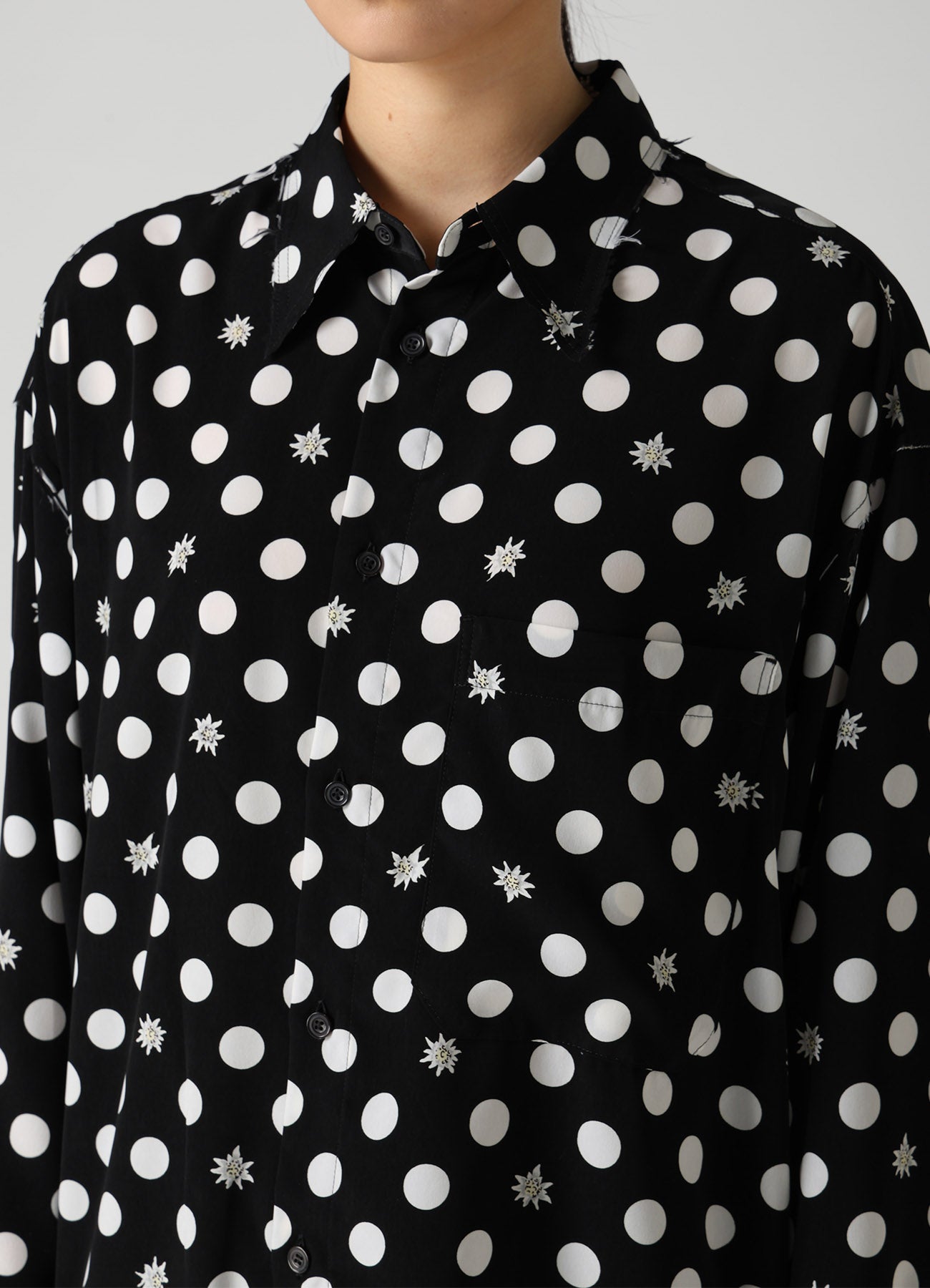 DOT FLOWER PRINT STAND COLLAR SHIRT
