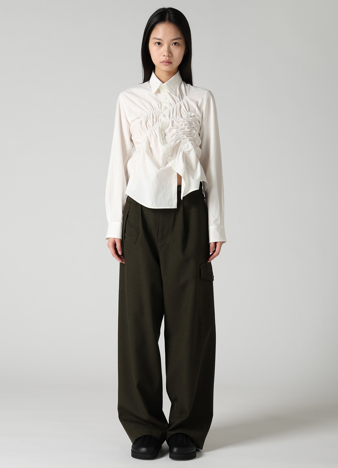 HARD-TWIST DOWNPROOF RANDOM GATHERED BLOUSE