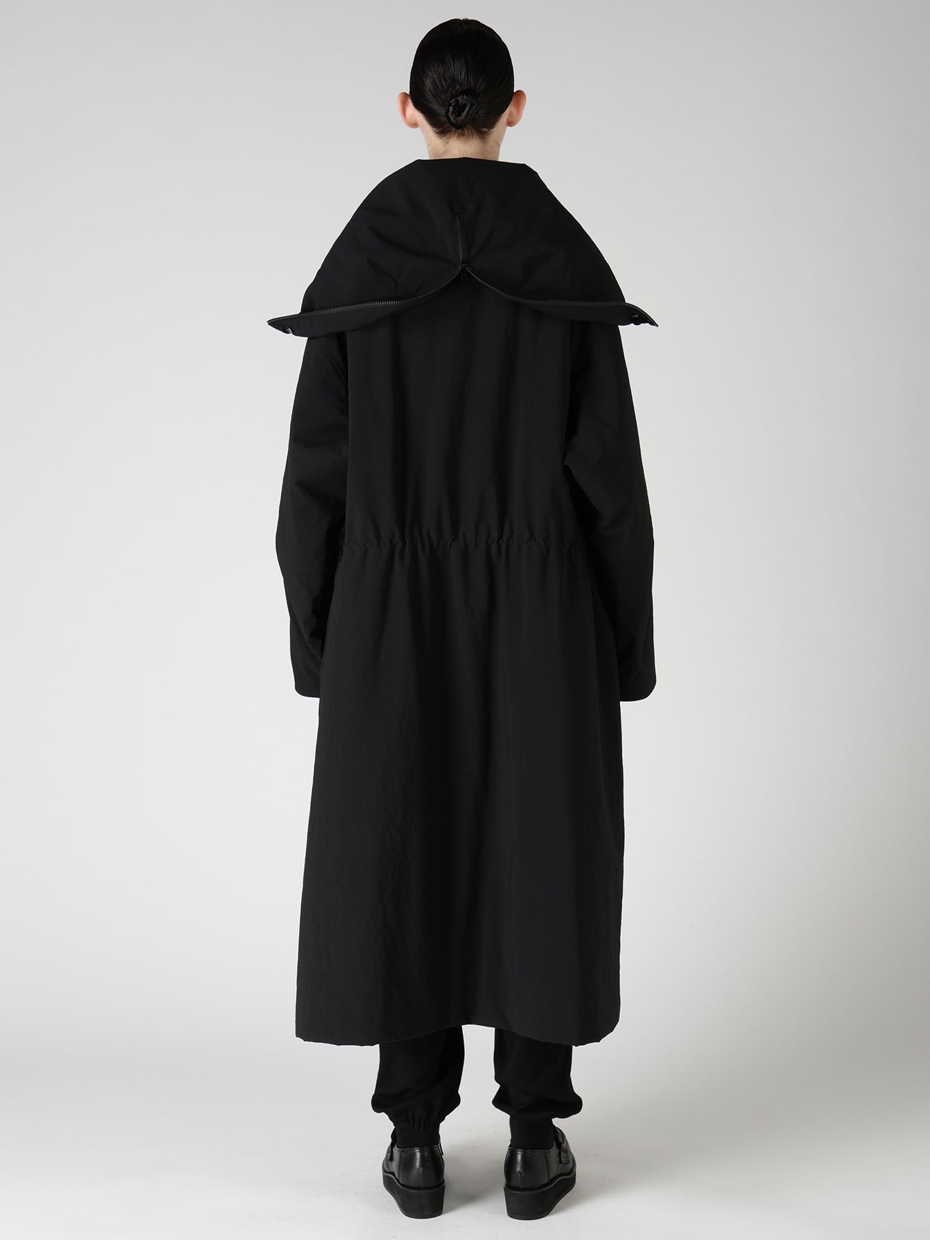 ヨウジヤマモト2025 NYLON TASLAN MOD COATモッズコート NYLON PADDED TASLAN OXFORD STAND HOODIE COAT – THE SHOP YOHJI YAMAMOTO