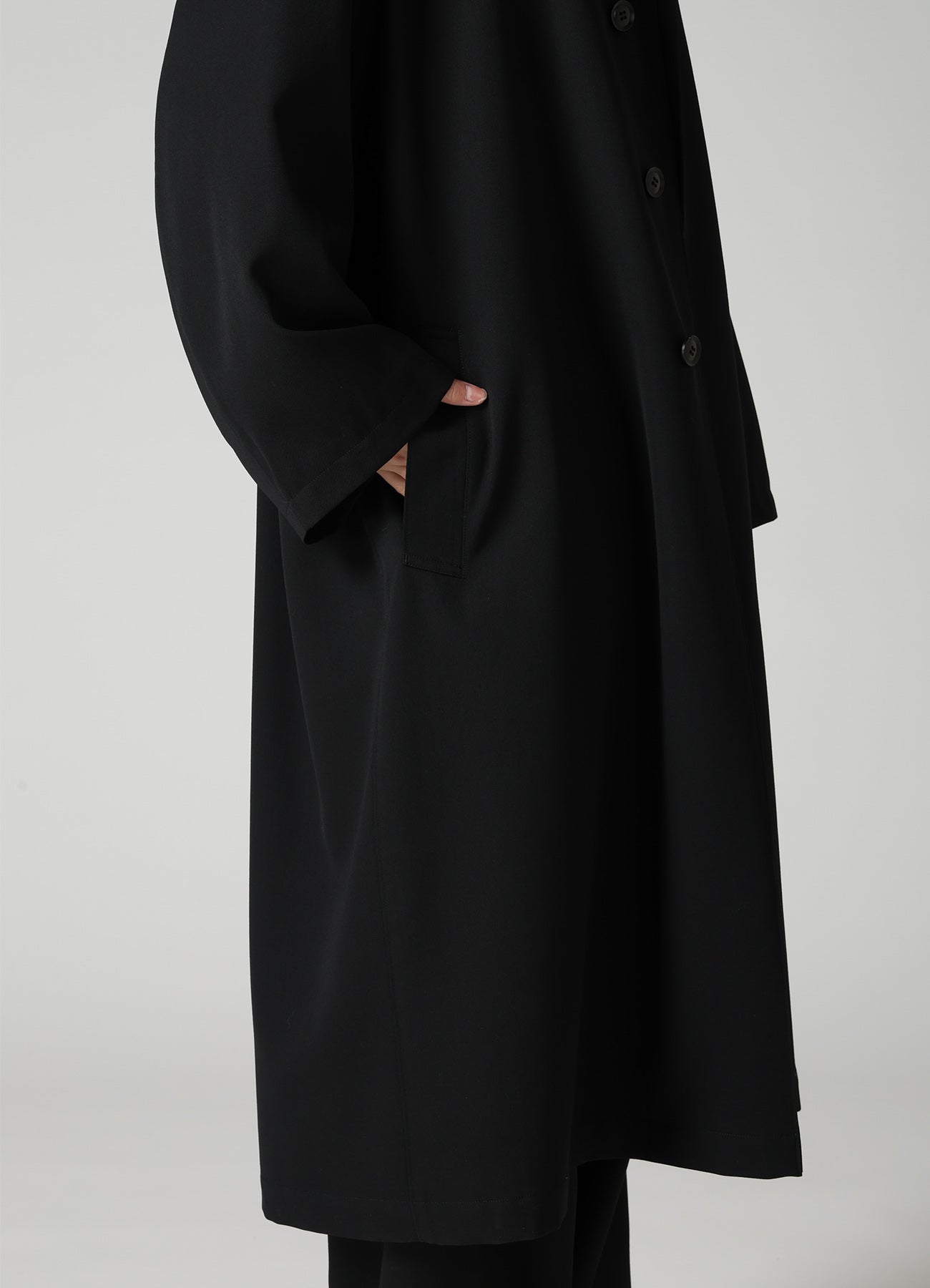 WOOL GABARDINE GATHERED COAT