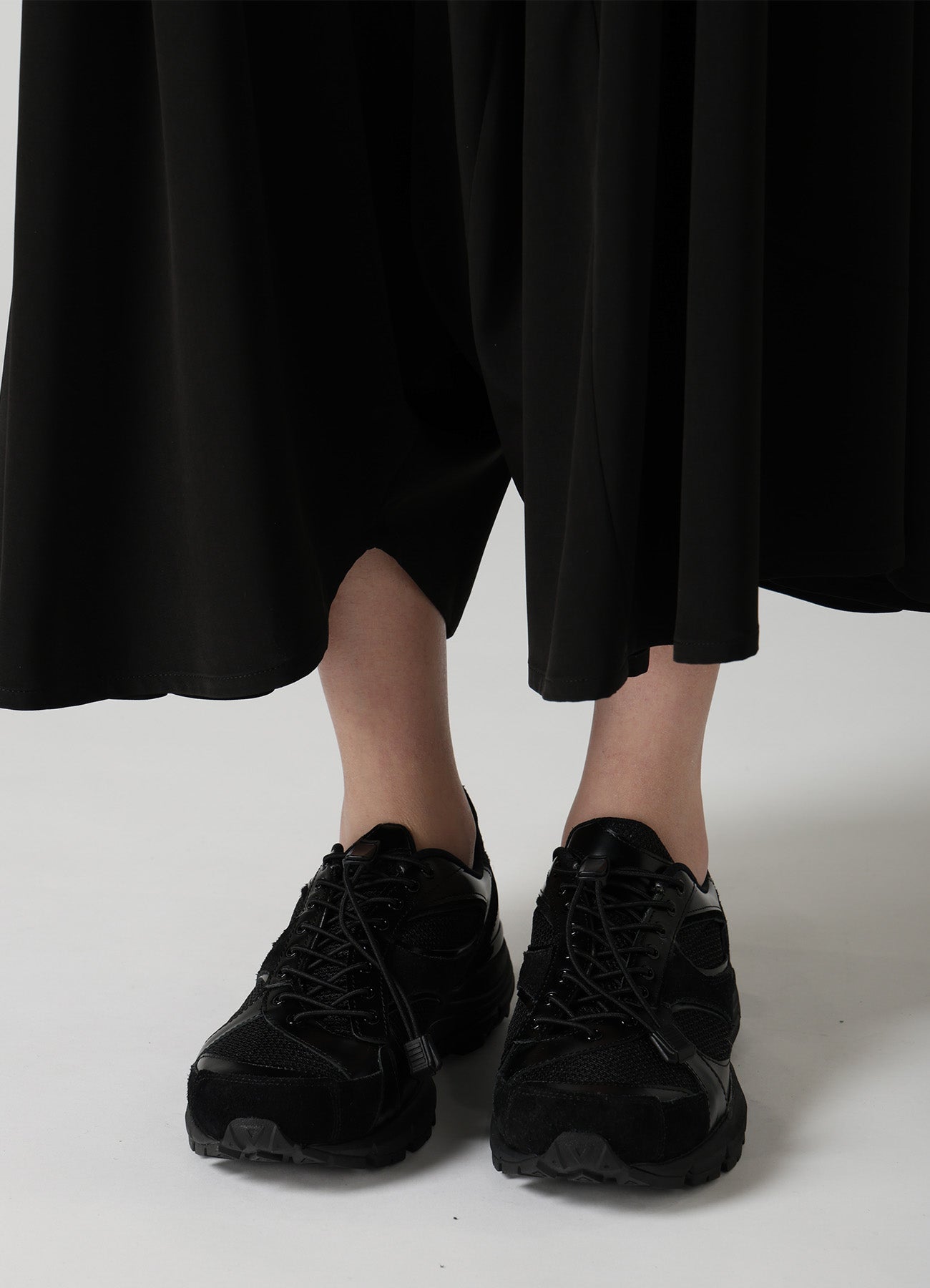 COW LEATHER SNEAKER