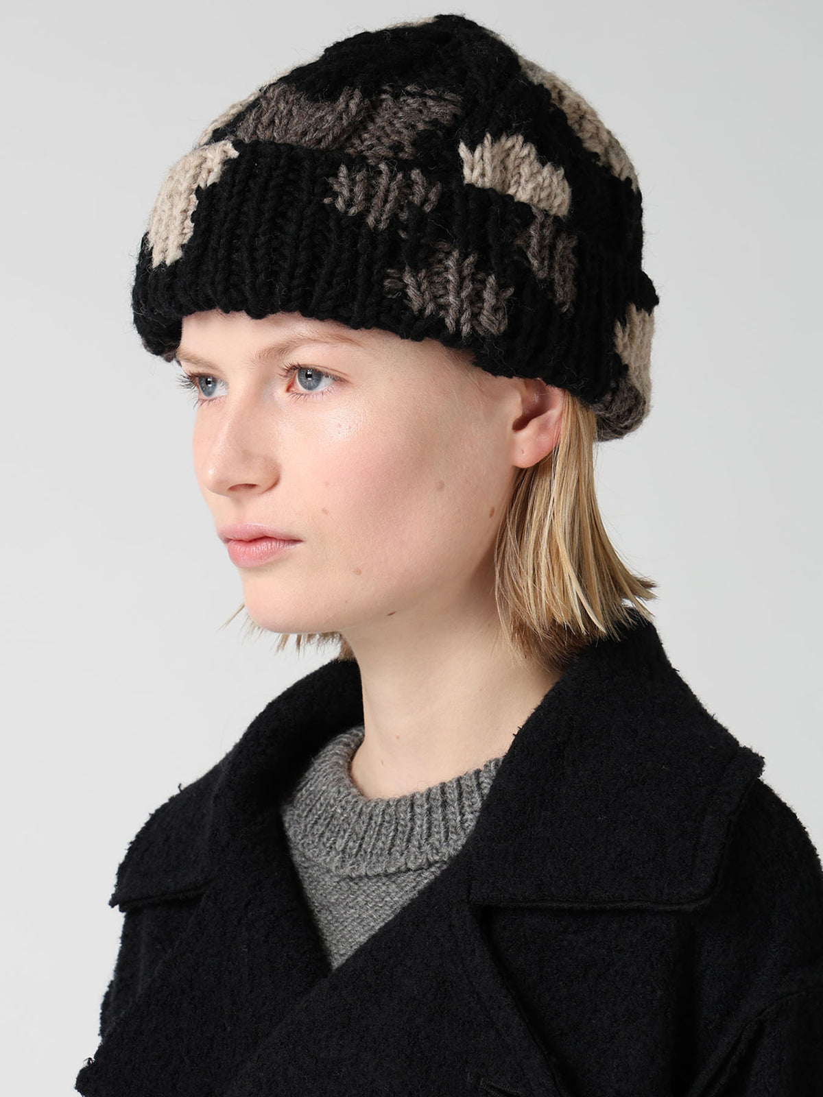 ANIMAL PATTERN HAND-KNIT CAP
