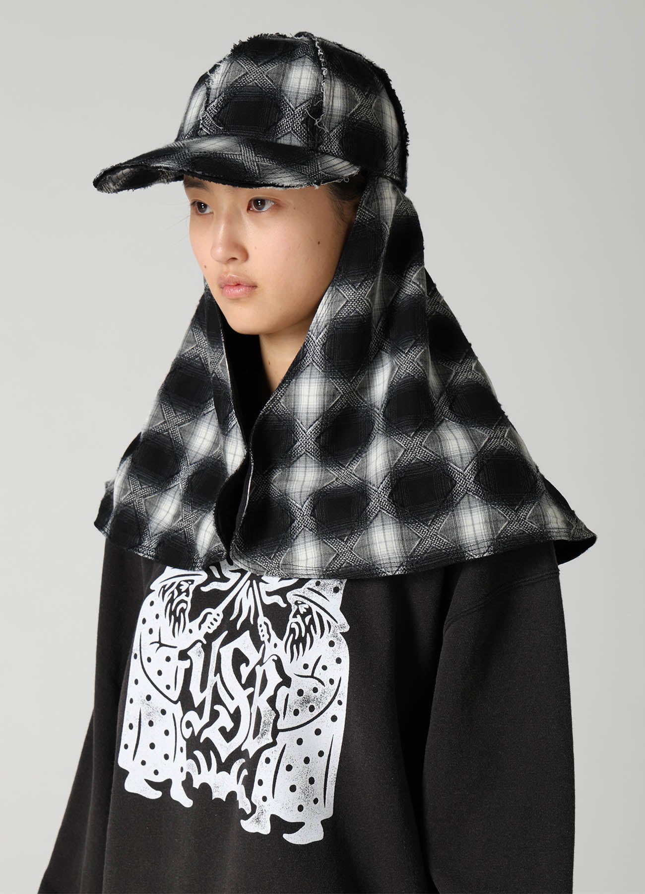 PLAID JACQUARD HEAT-SHIELDING CAPE CAP