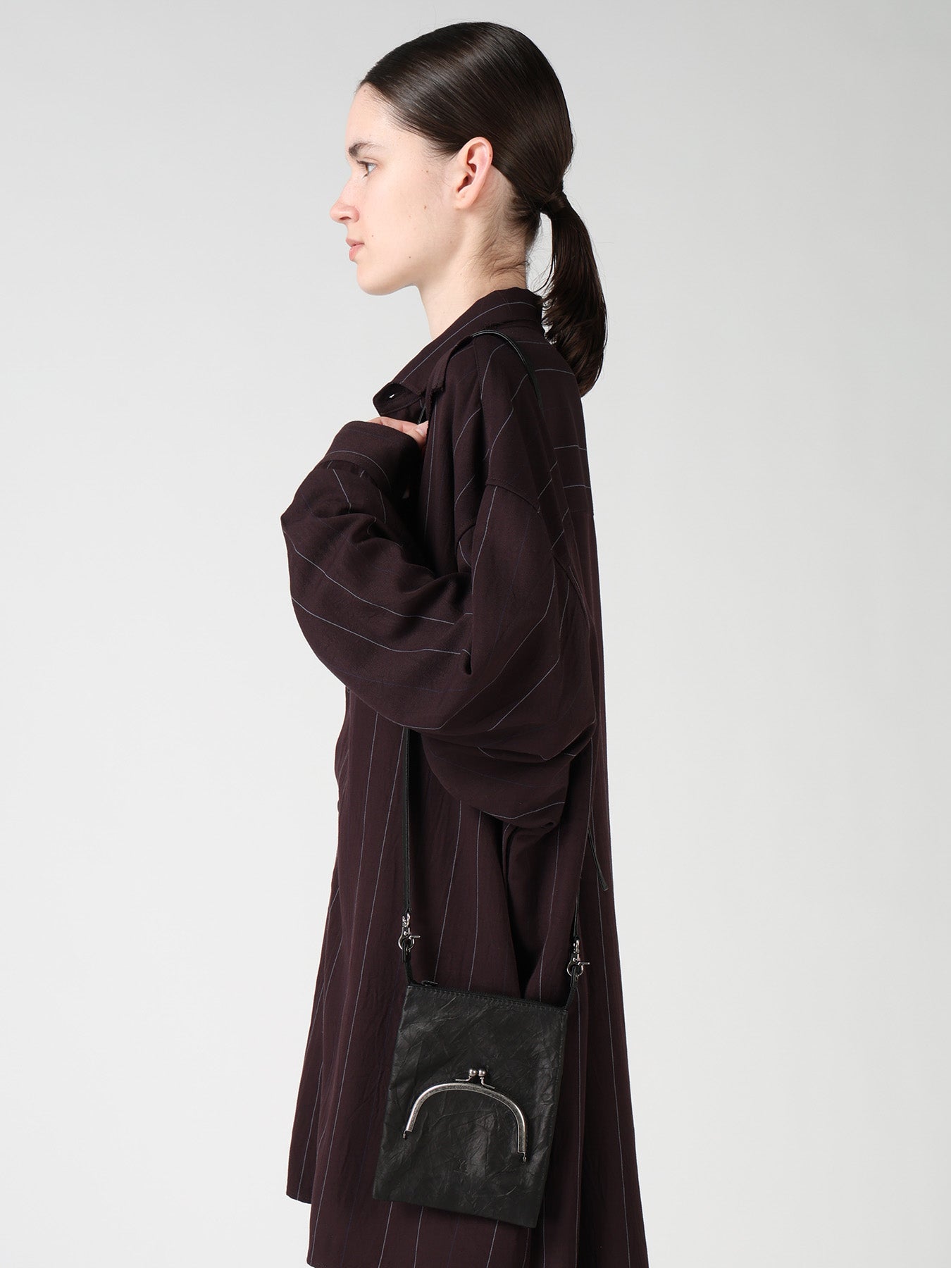 SOFT LEATHER METAL CLASP POCKET SHOULDER