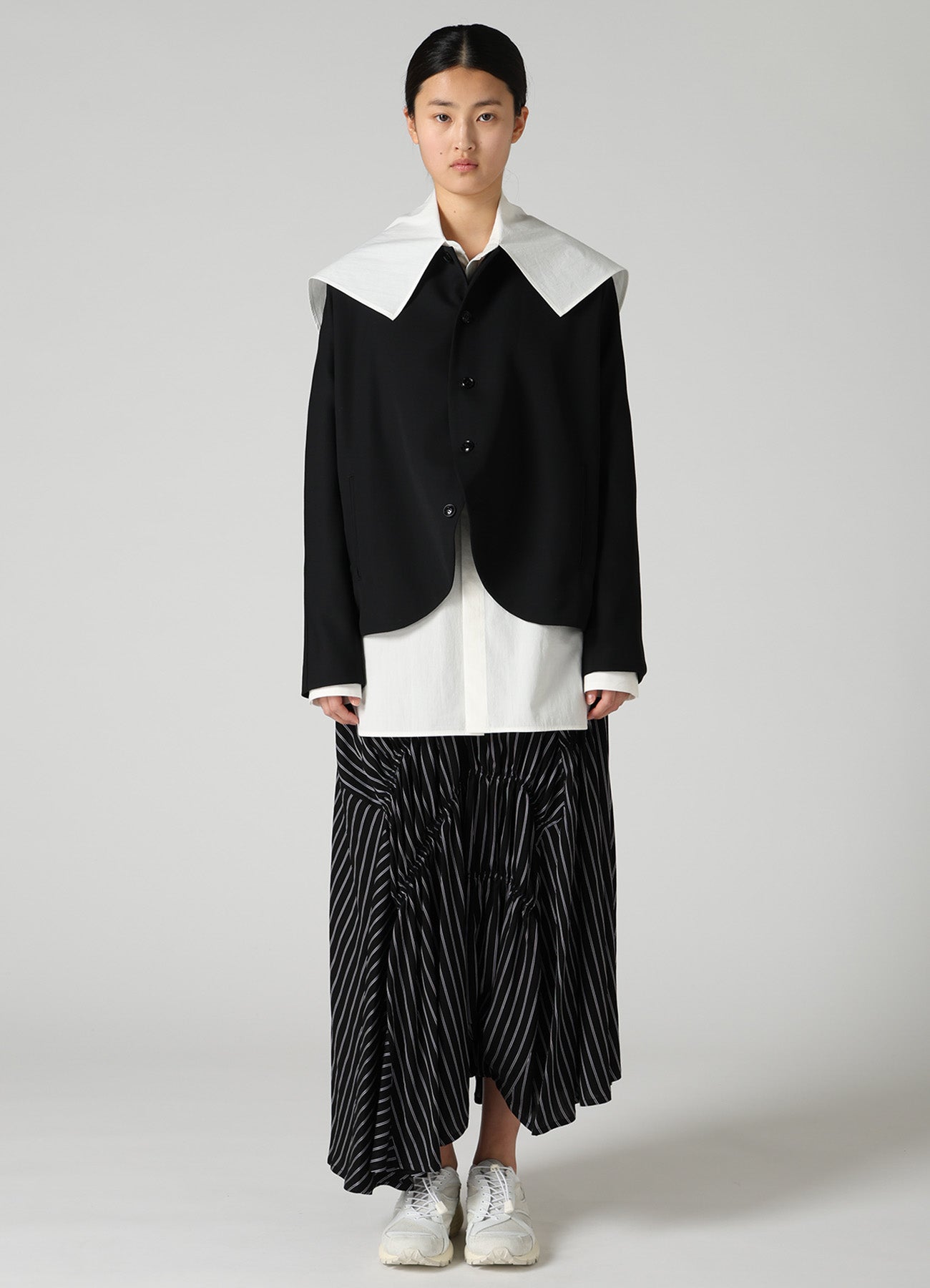 WOOL GABARDINE COLLARLESS JACKED
