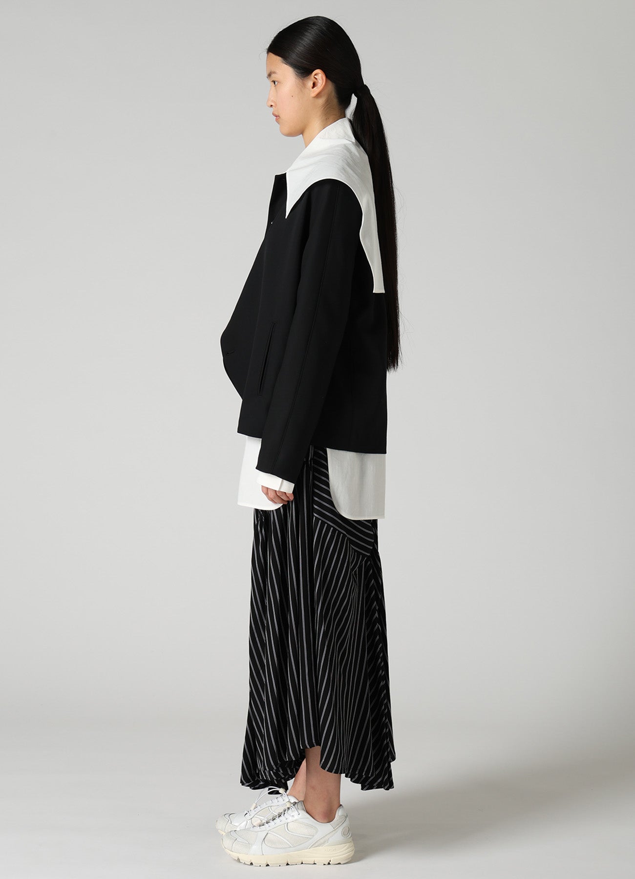 WOOL GABARDINE COLLARLESS JACKED
